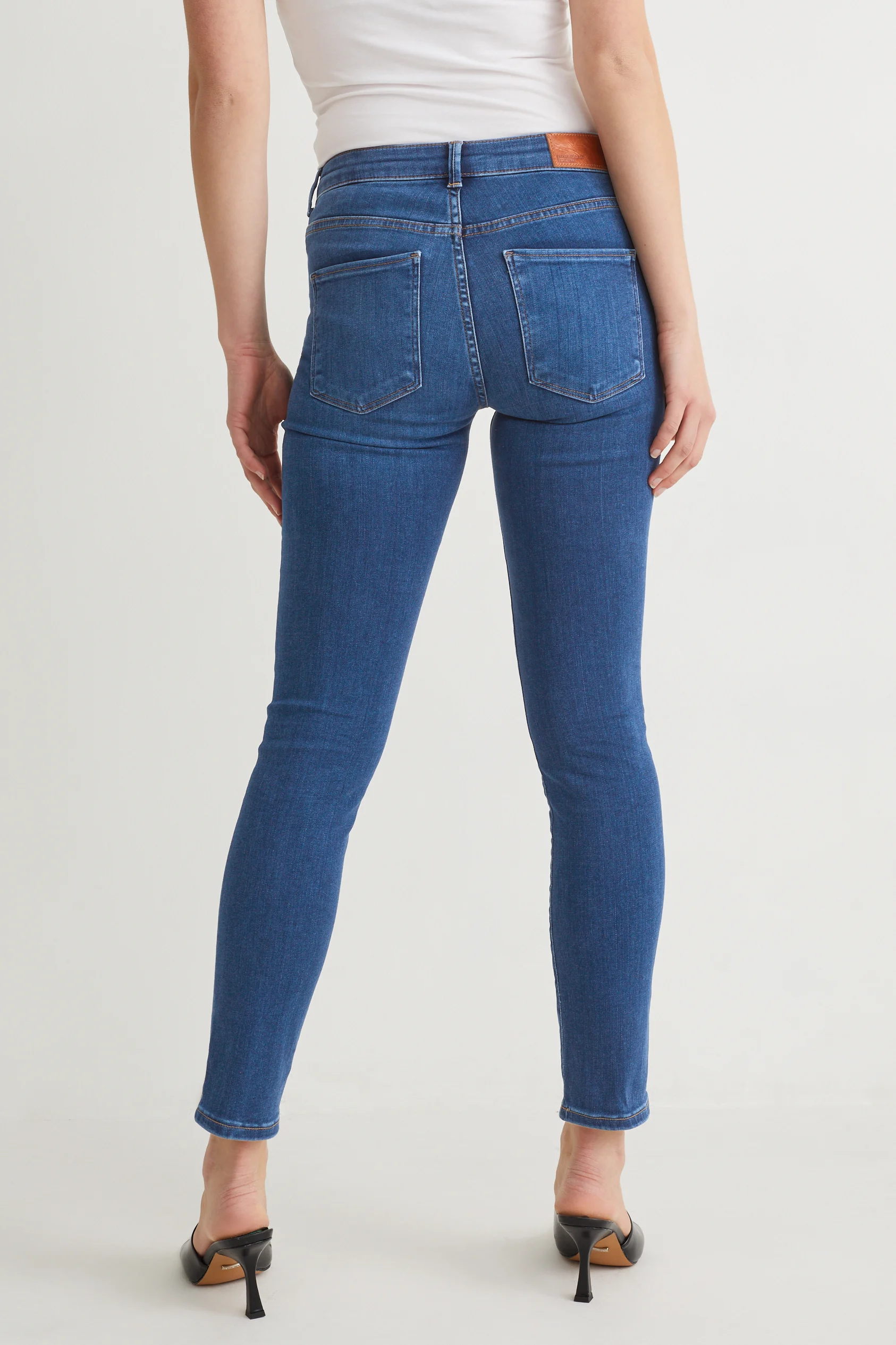 Slim jeans - mid-rise waist - LYCRA?