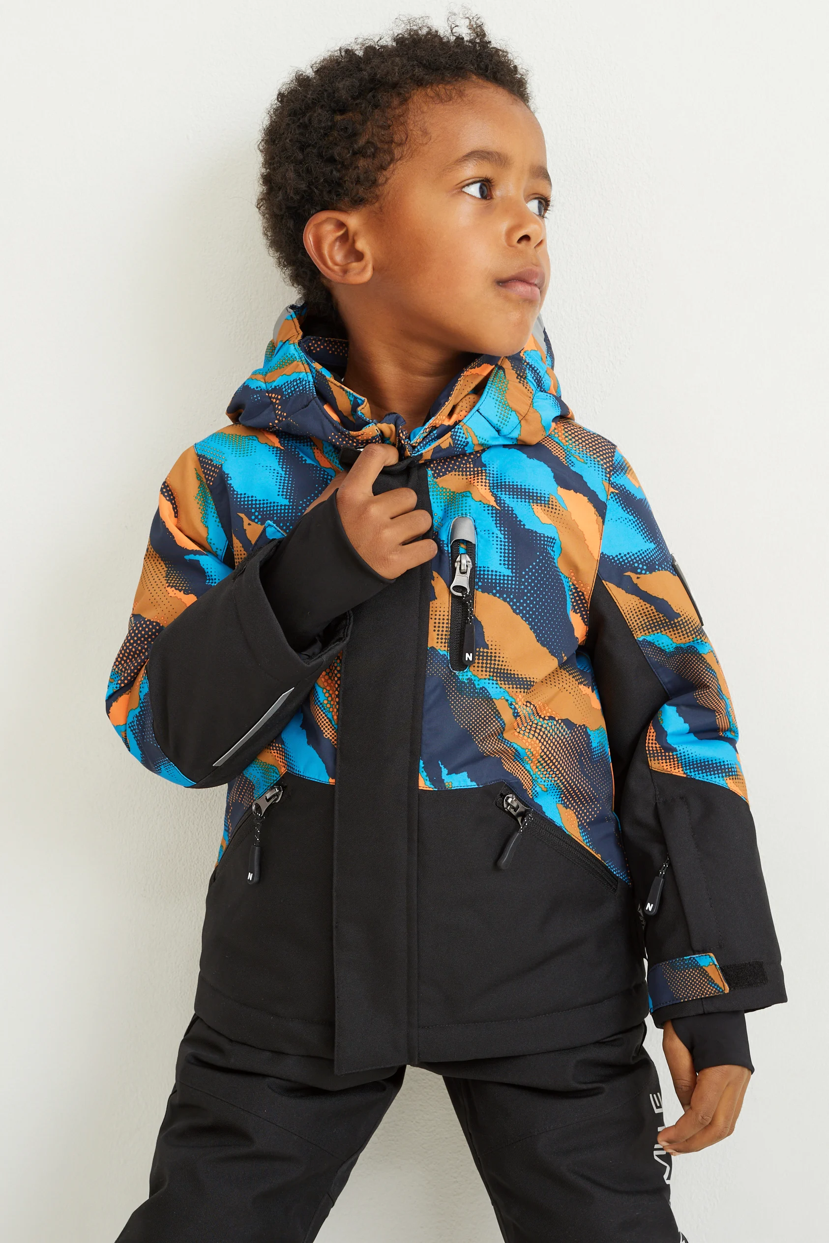 Ski jacket with hood