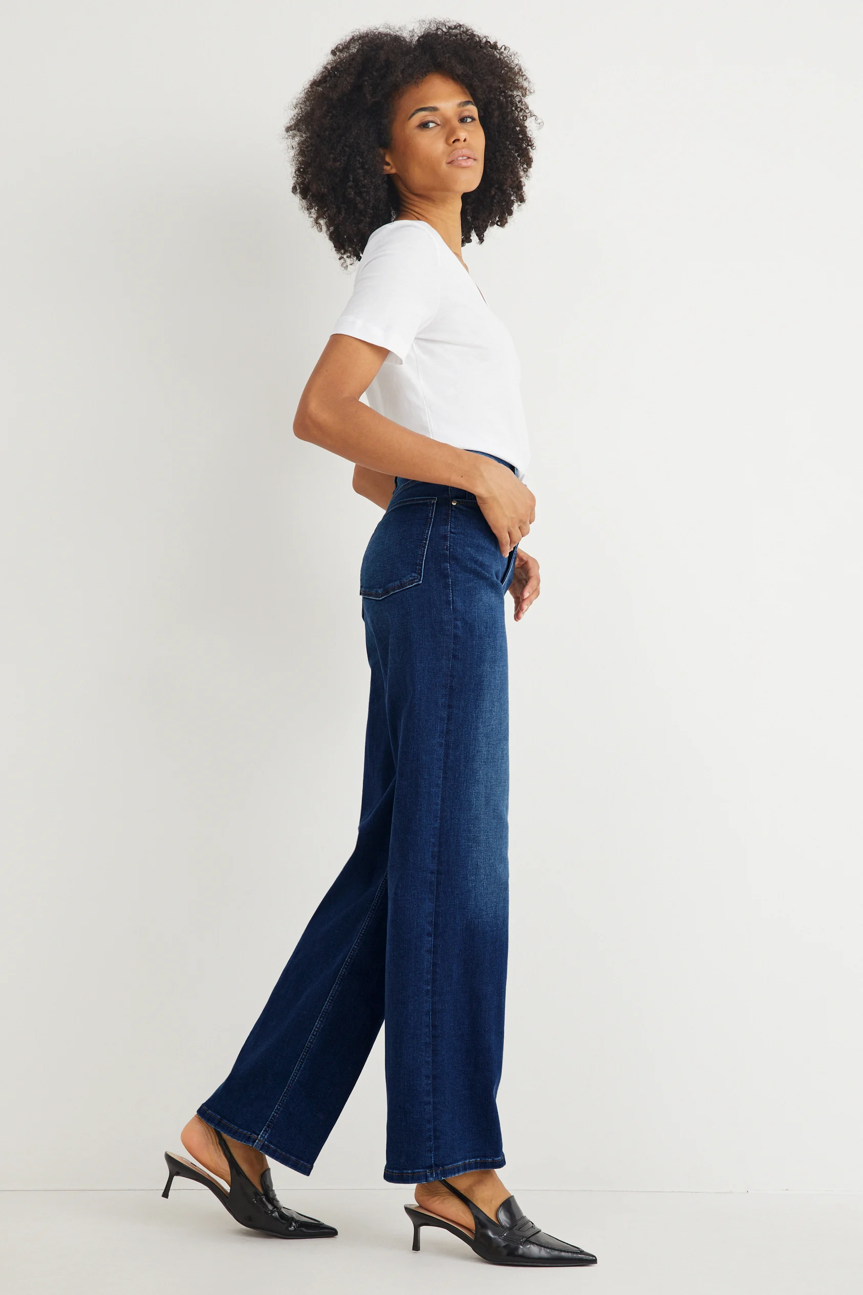 Wide leg jeans - high waist