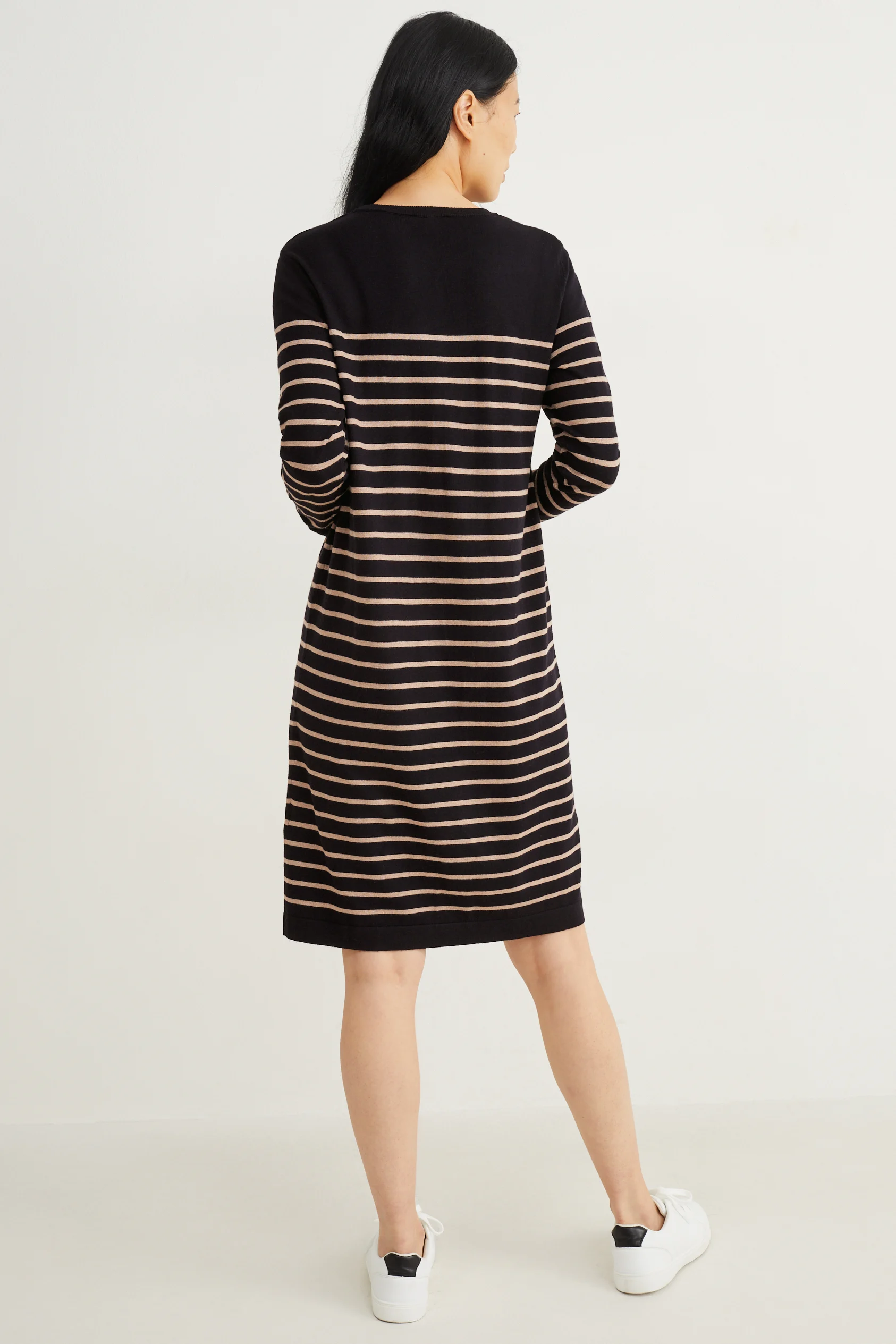 Basic knitted dress - striped