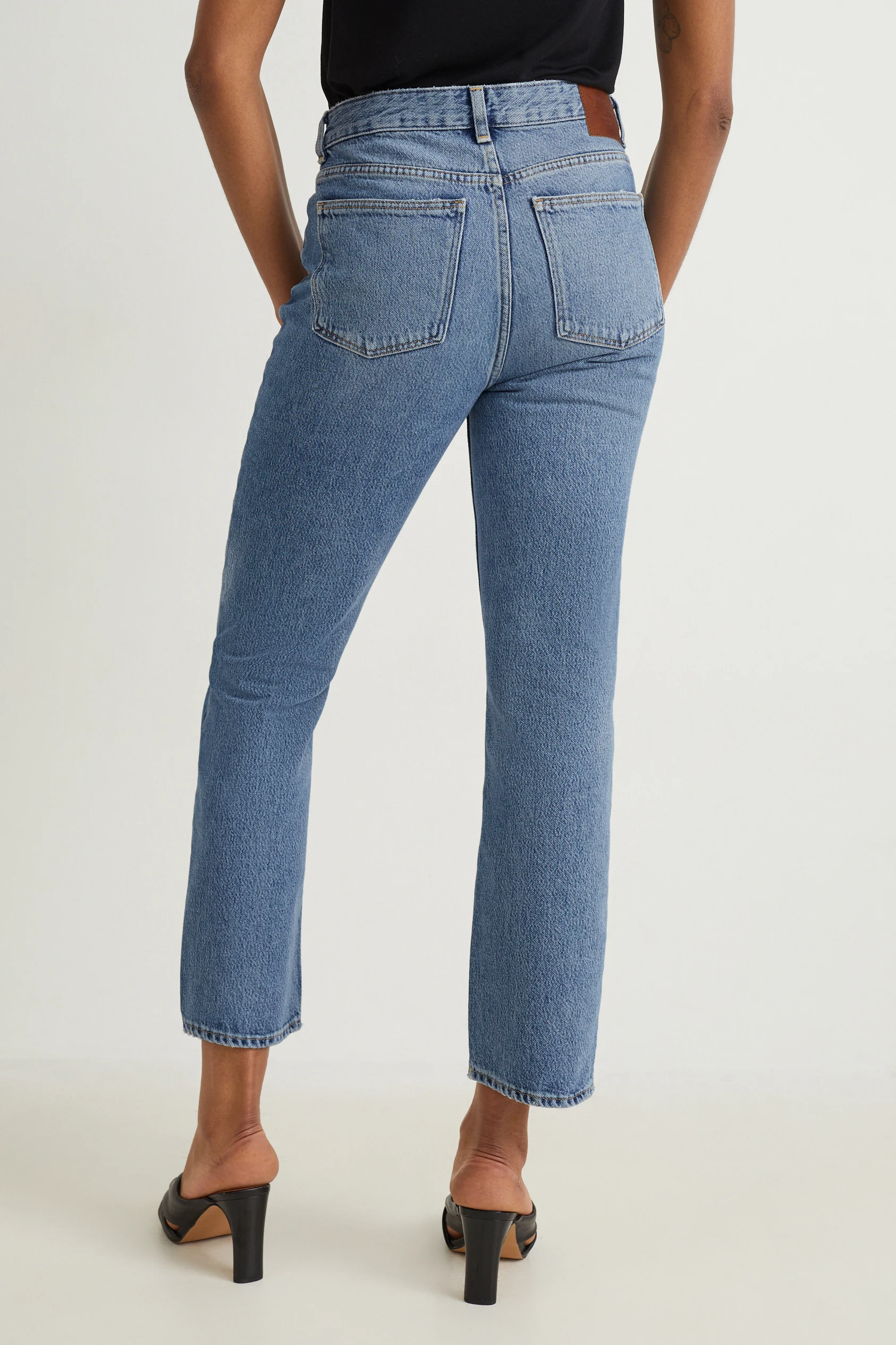 Straight jeans - high waist