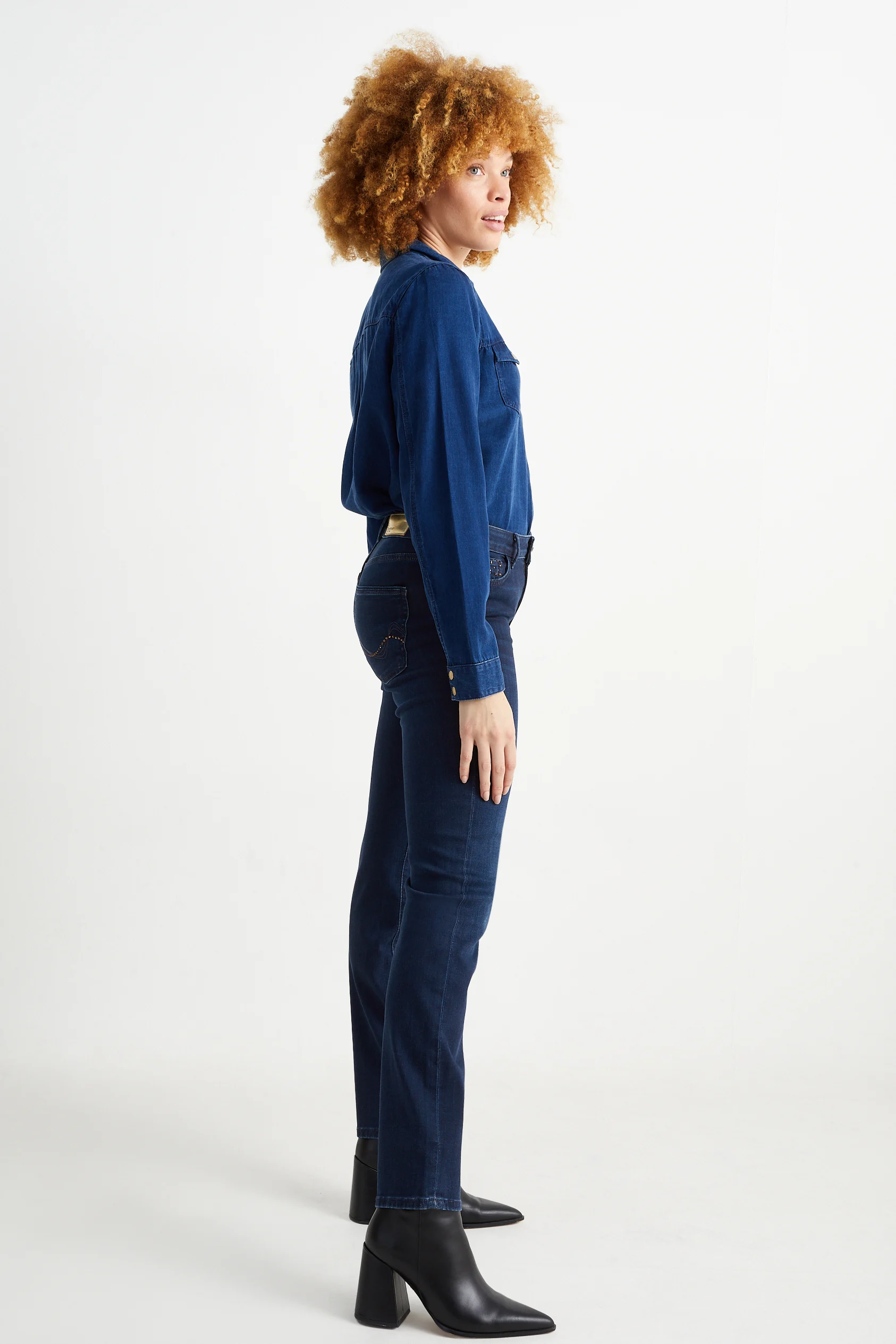 Straight jeans - mid-rise waist - LYCRA?