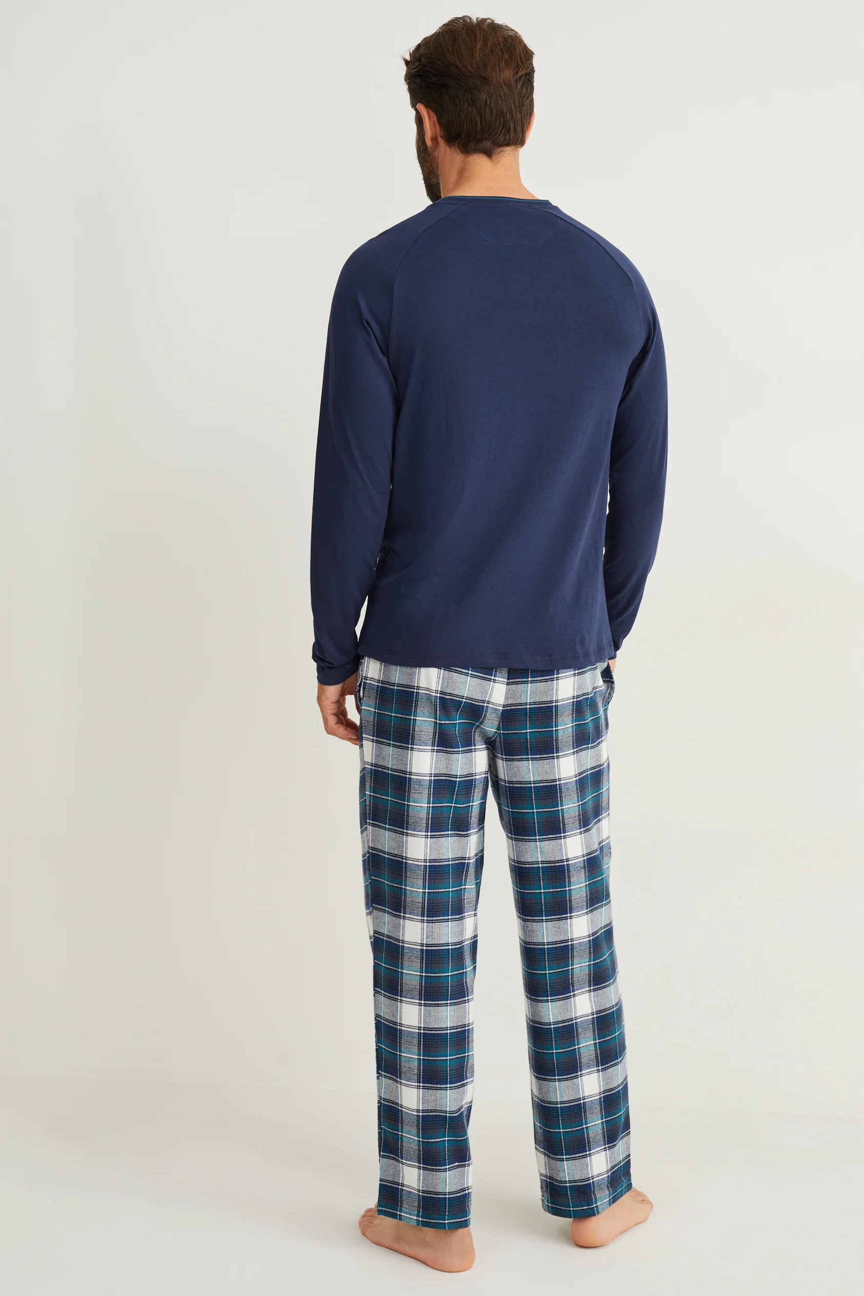 Pyjamas with flannel bottoms