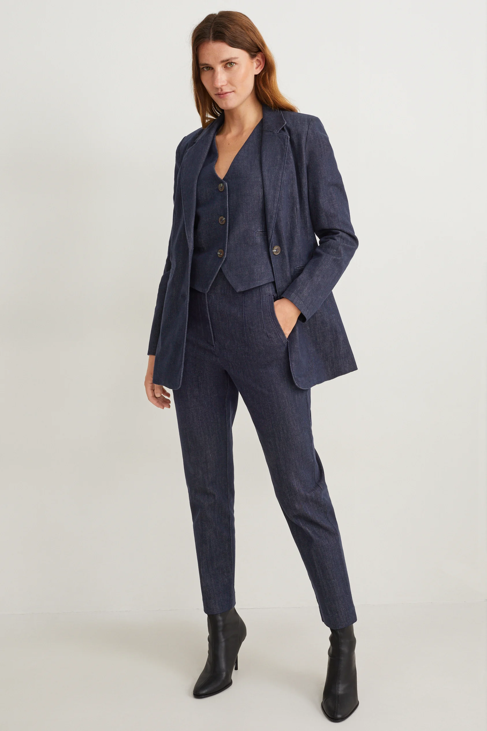 Tapered jeans - high waist