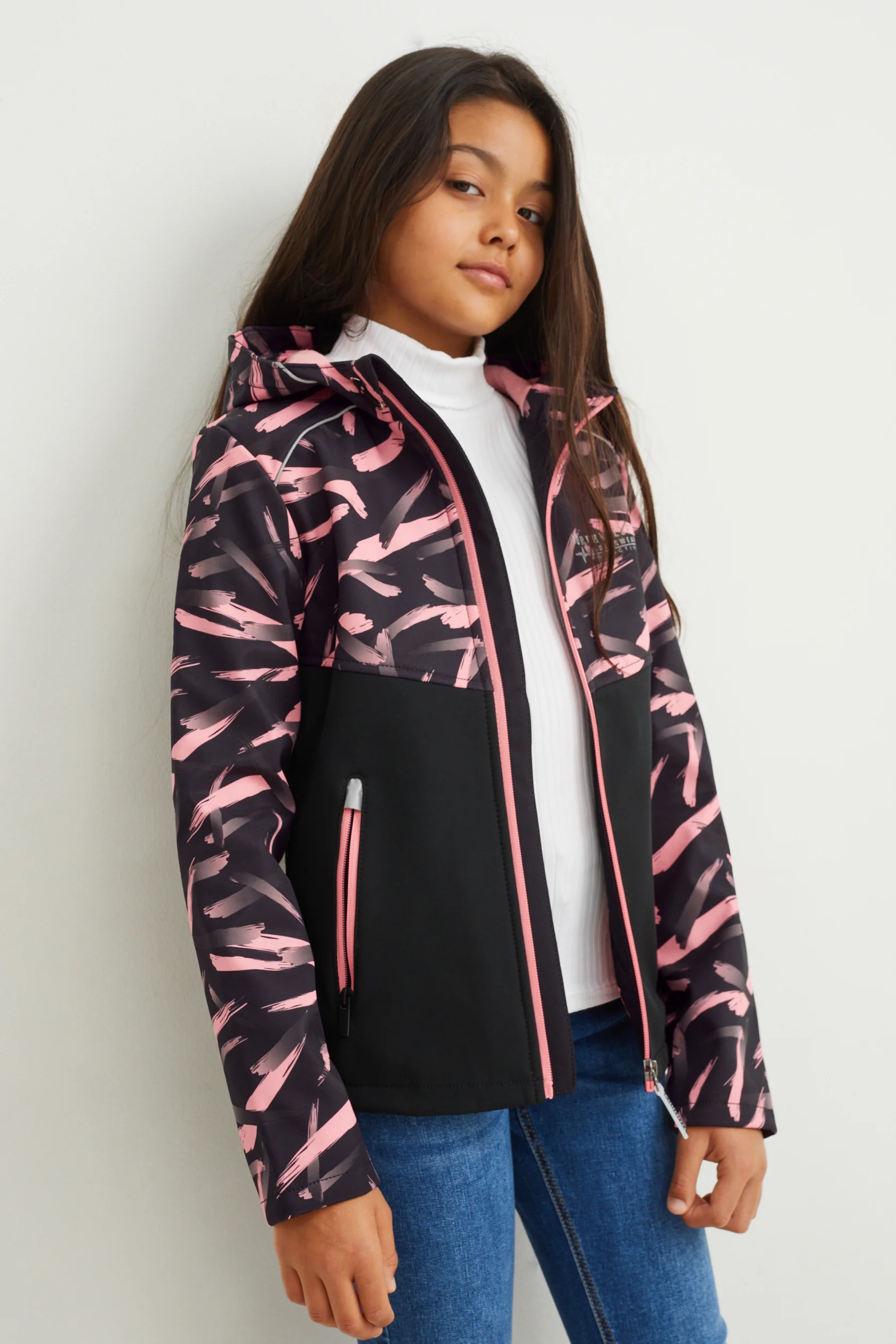 Softshell jacket with hood - patterned