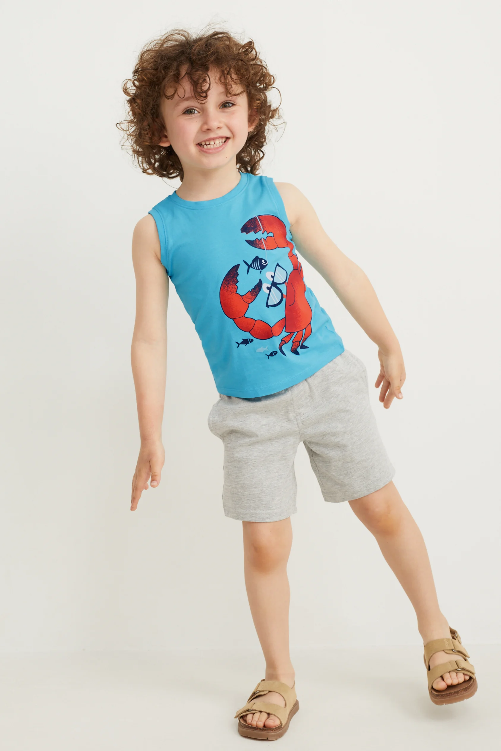 Set - top and sweat shorts - 2 piece