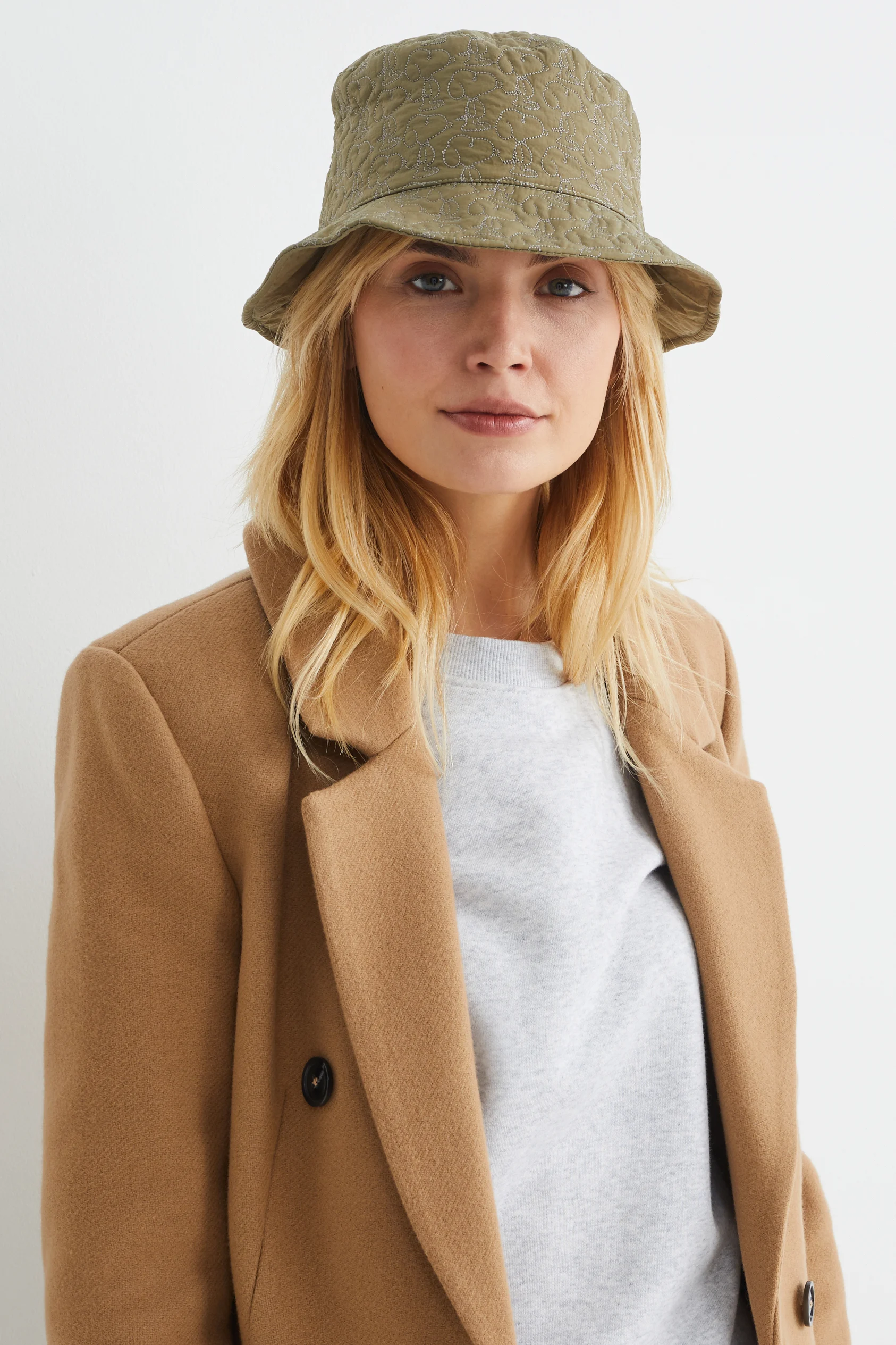 Reversible hat - Snoopy