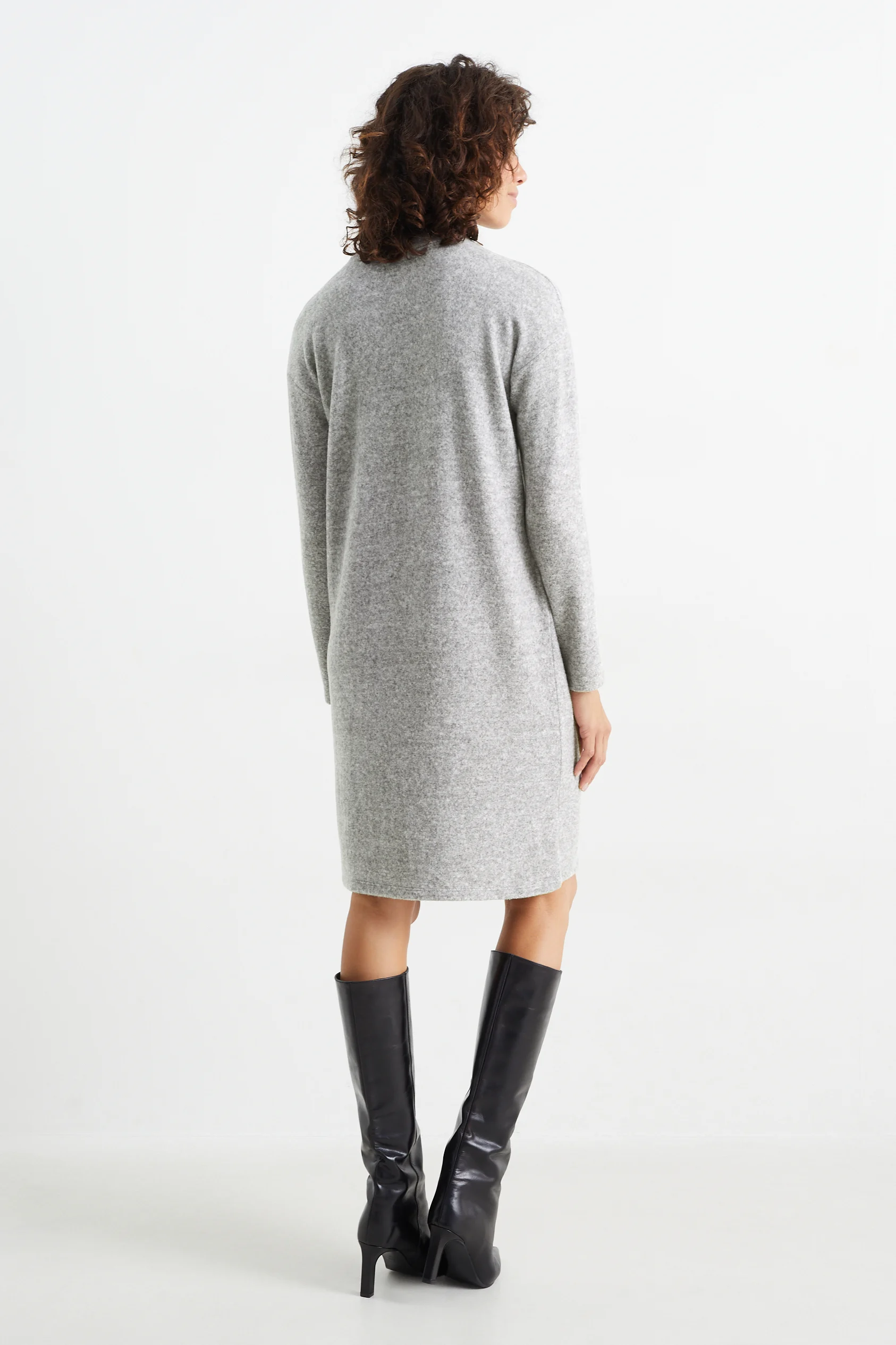 Basic knitted dress with band collar