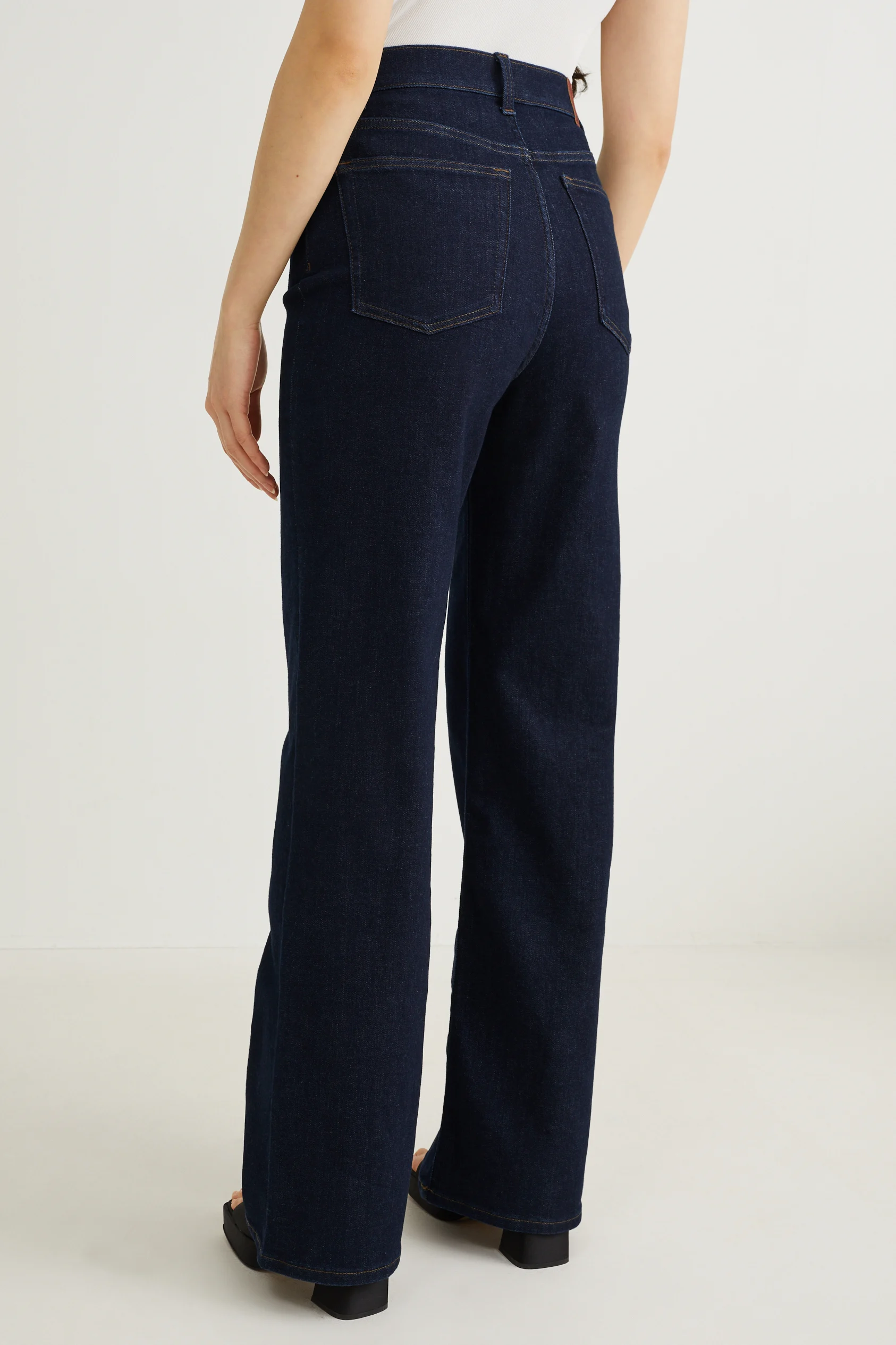 Wide leg jeans - high waist