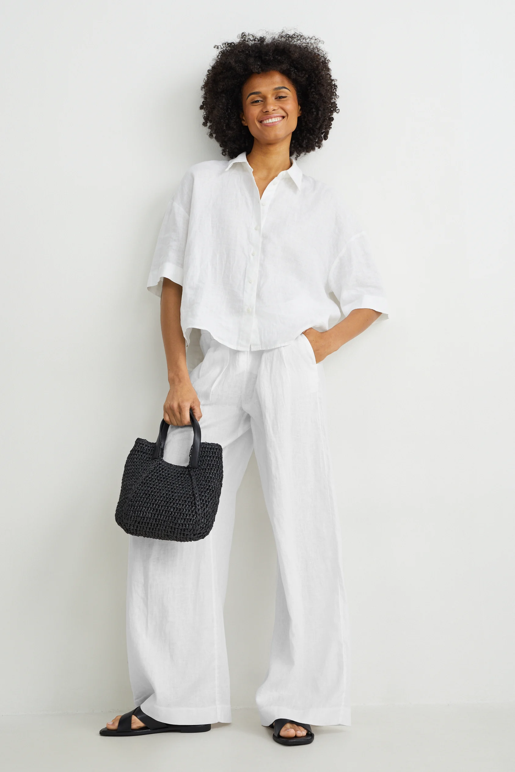 Linen trousers - high-rise waist - wide leg