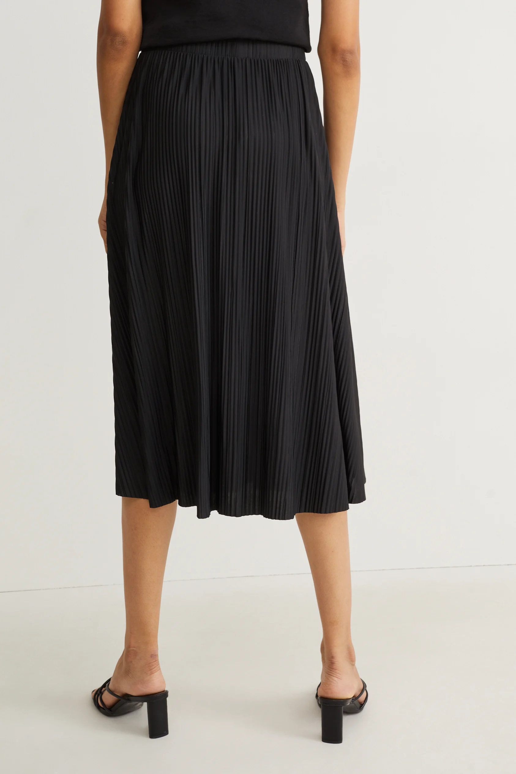 Pleated skirt
