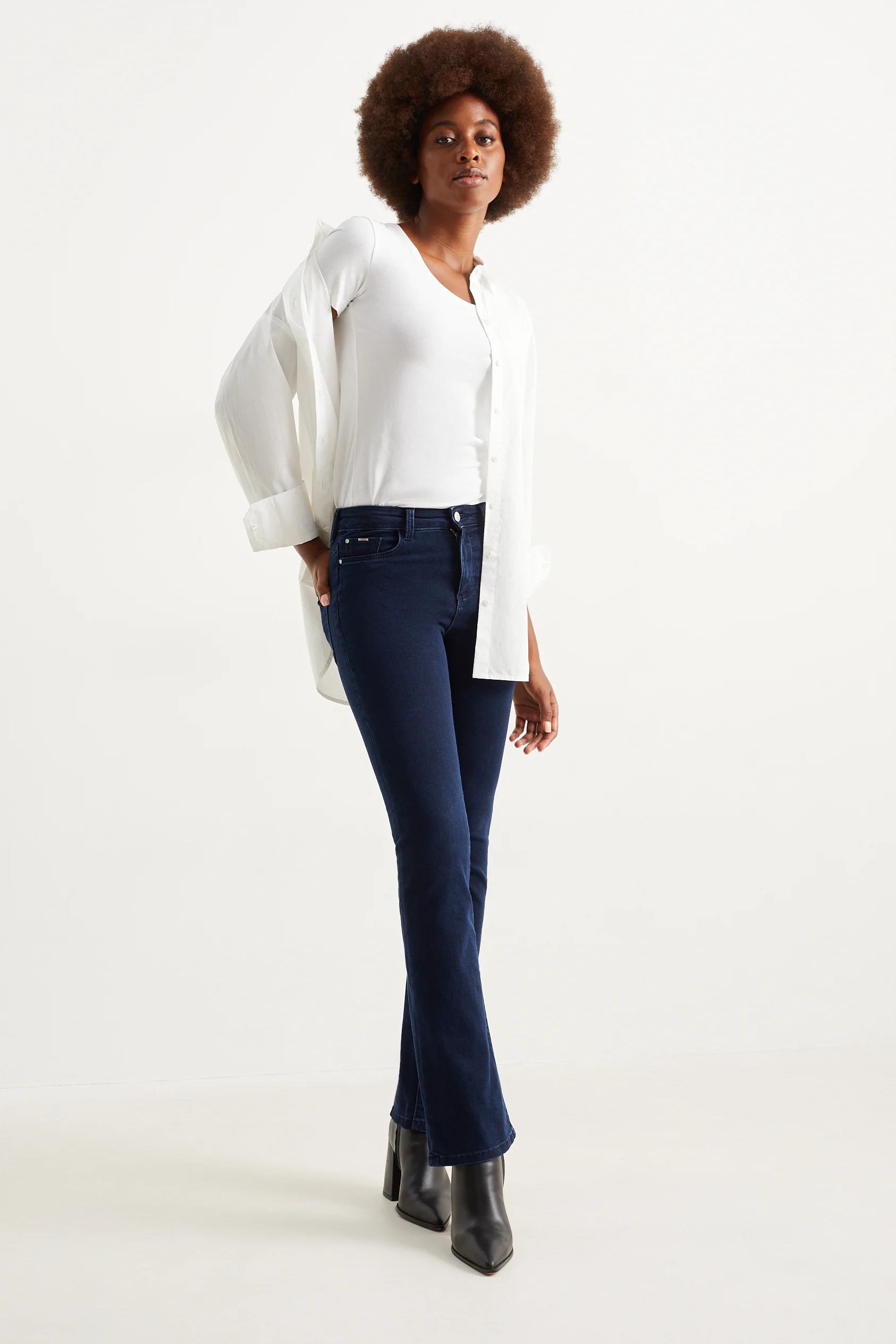 Bootcut jeans - mid-rise waist