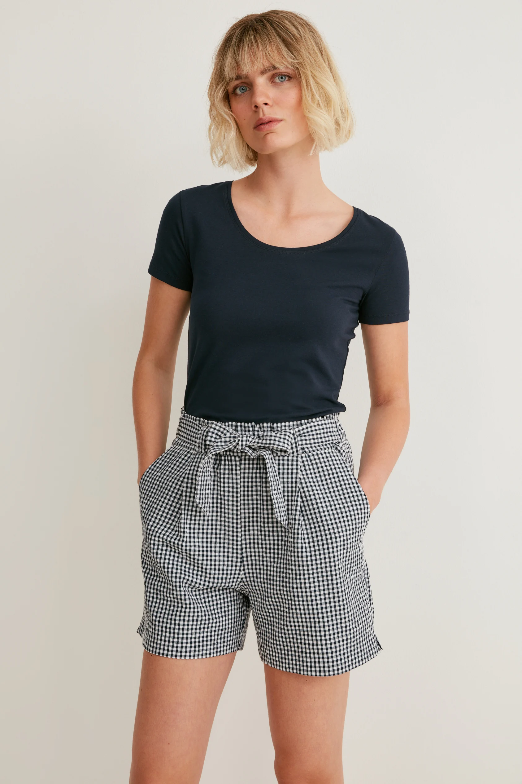 Shorts - mid-rise waist - check