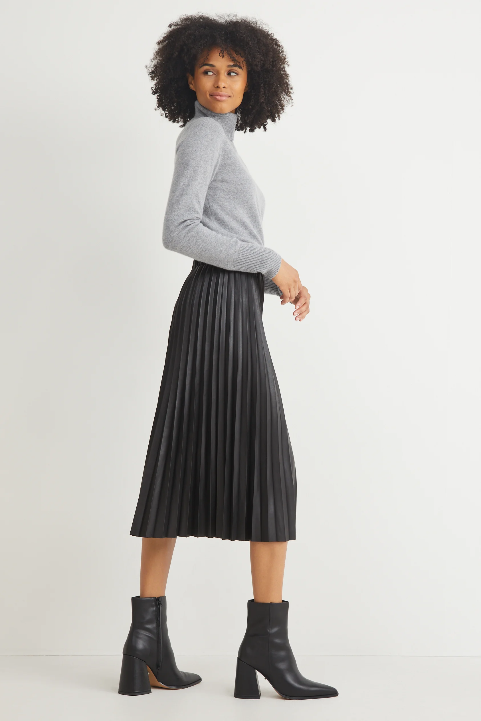 Pleated skirt - faux leather
