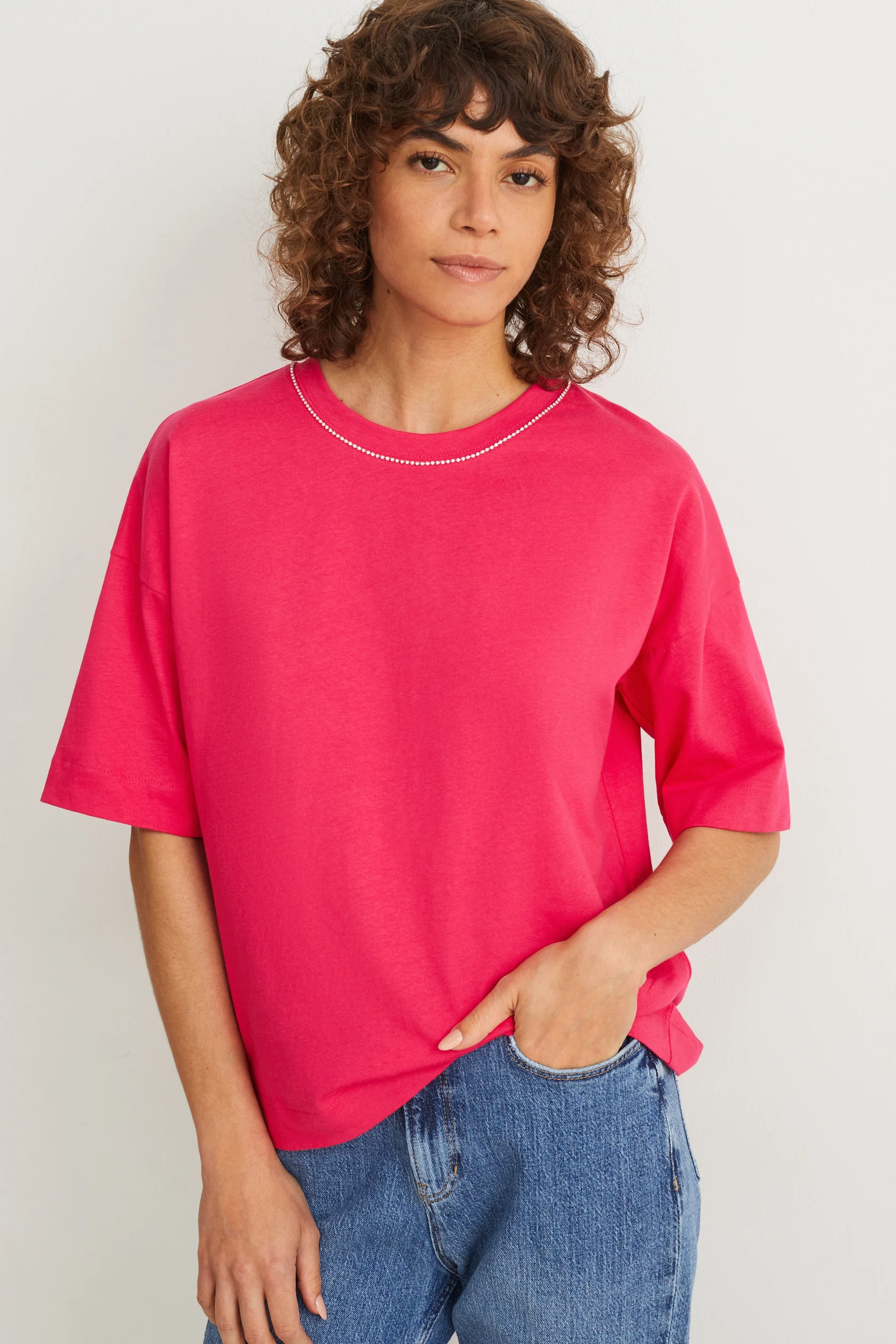 T-shirt with chain appliqué