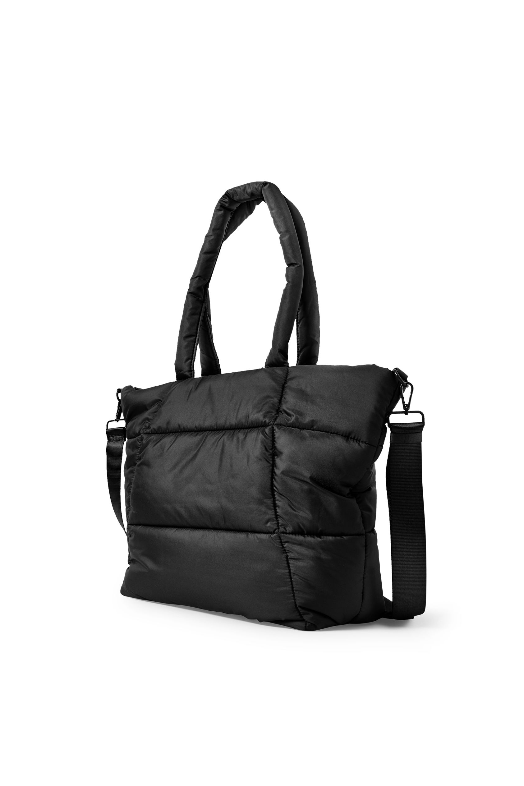 Quilted shopper with detachable bag strap