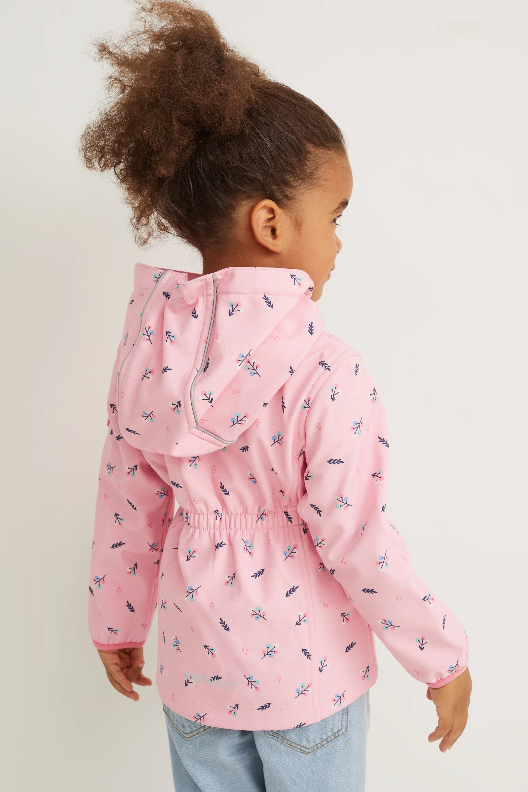 Softshell jacket with hood