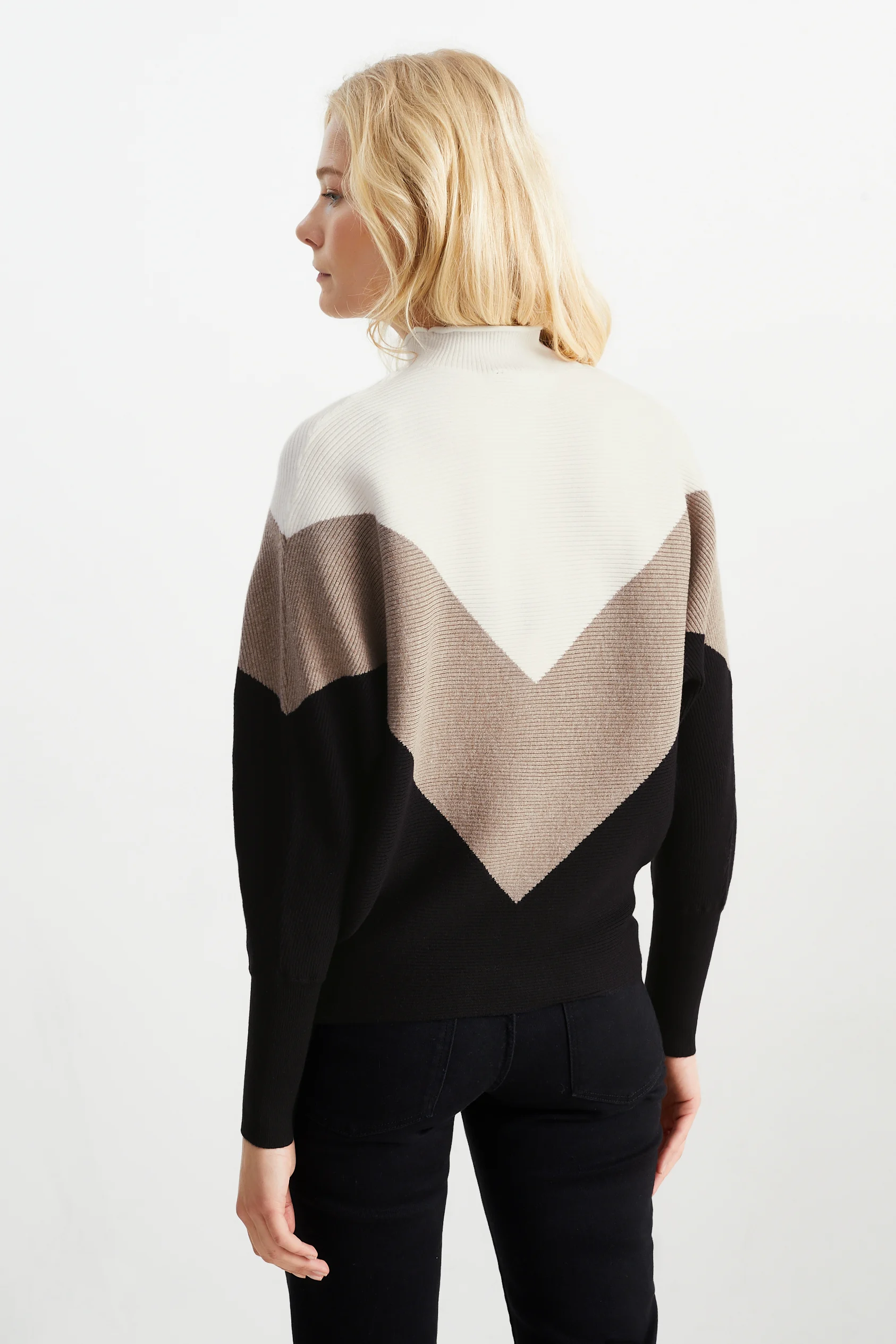 Jumper with band collar
