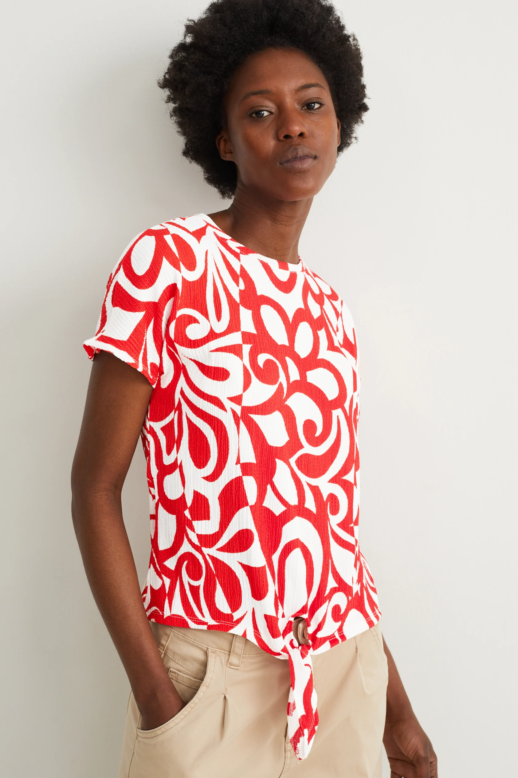 T-shirt with knot detail