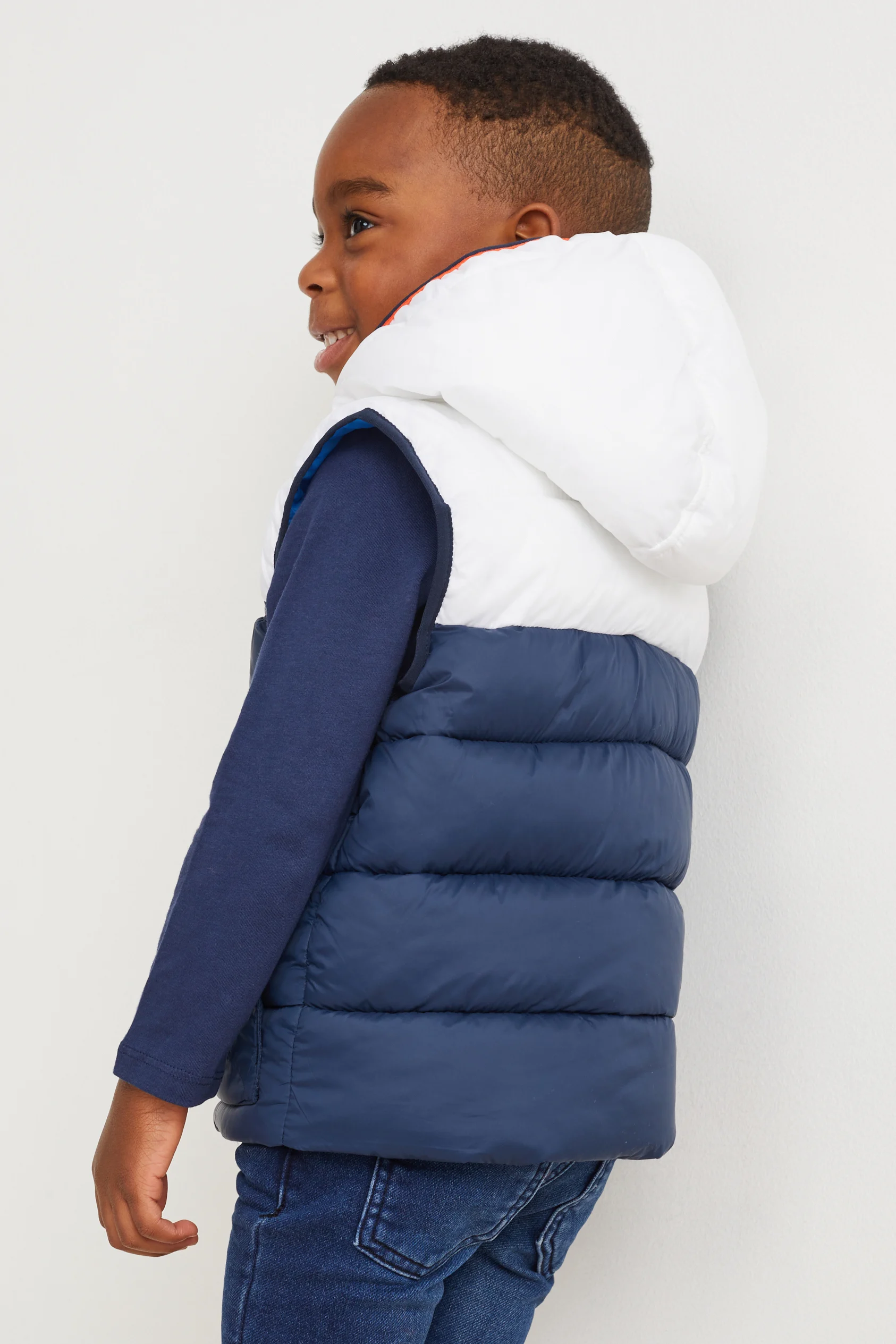 Quilted gilet with hood