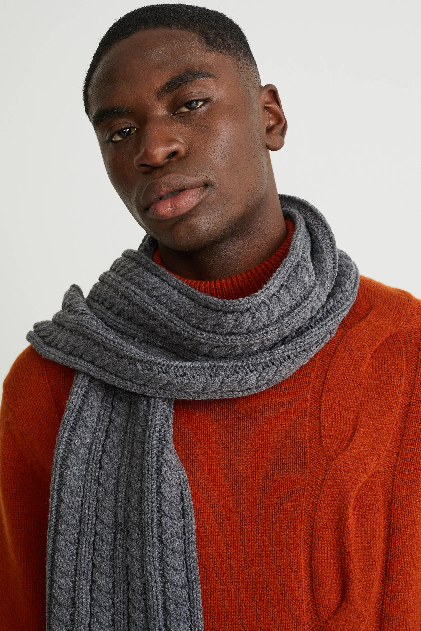 Scarf - cable knit pattern