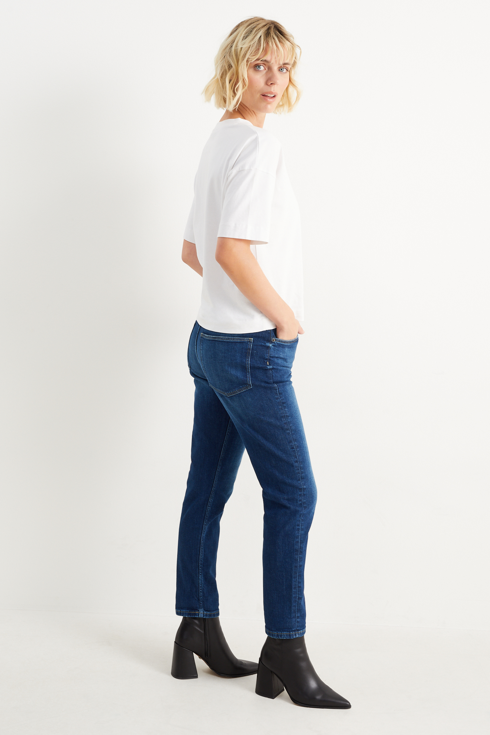 Boyfriend jeans - mid-rise waist - LYCRA?