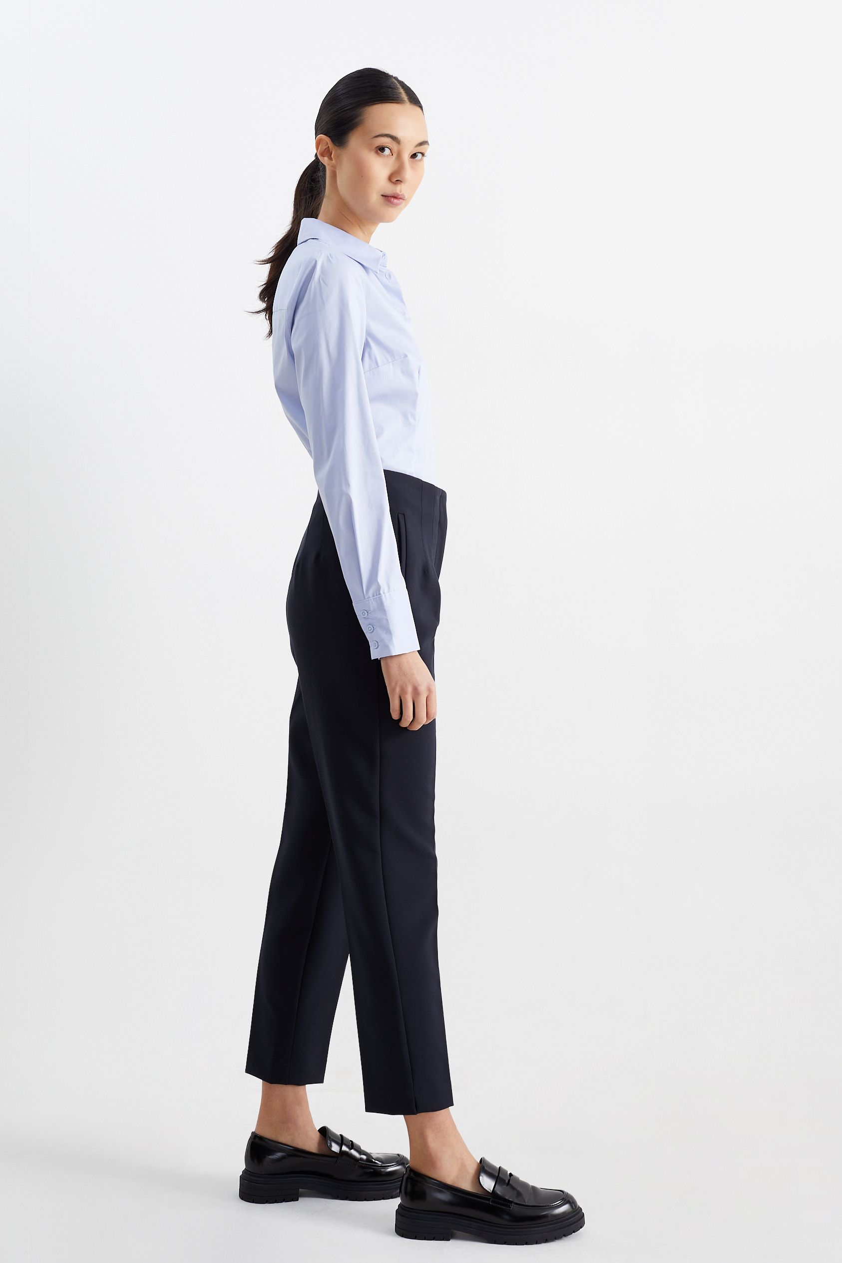 Cloth trousers - high waist - tapered fit