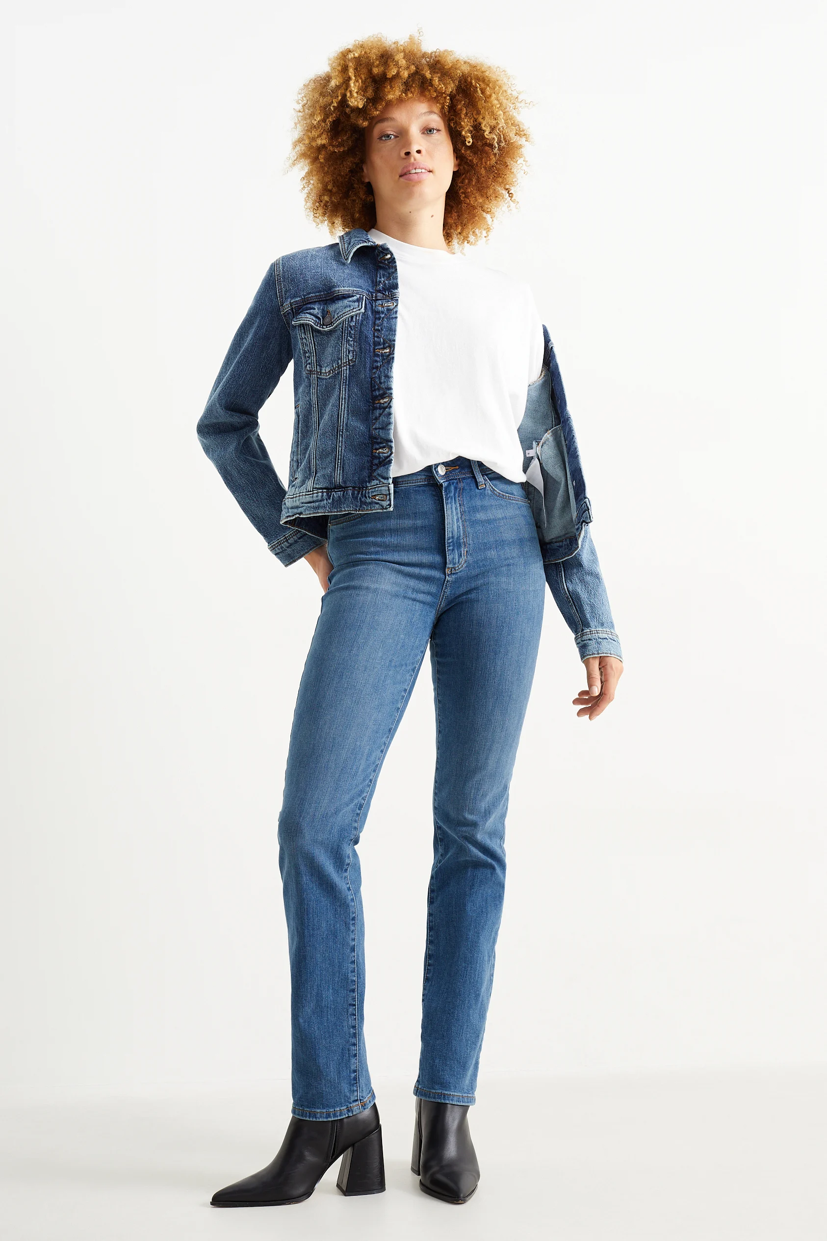 Straight jeans - high waist