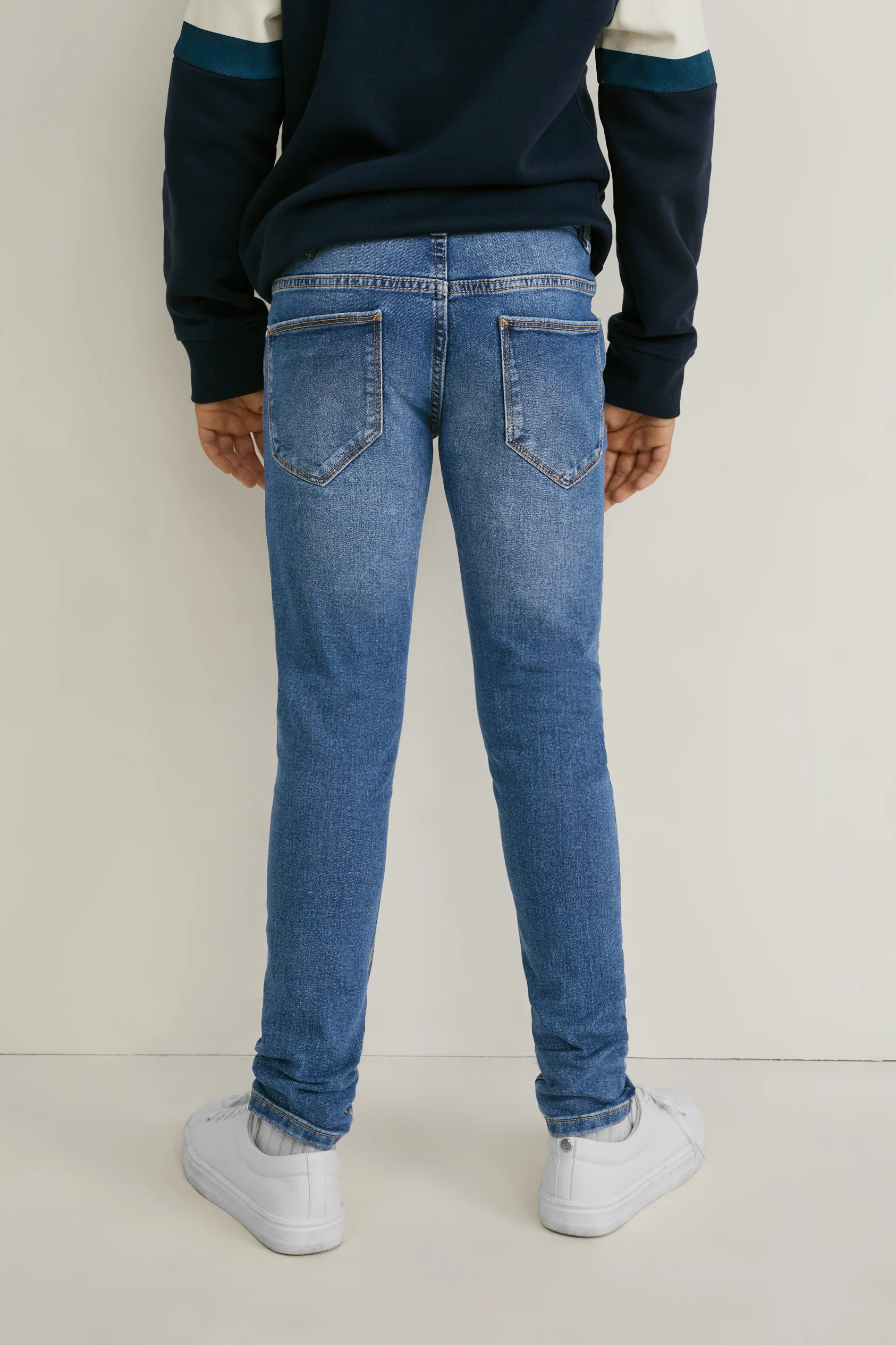 Skinny jeans - water saving production