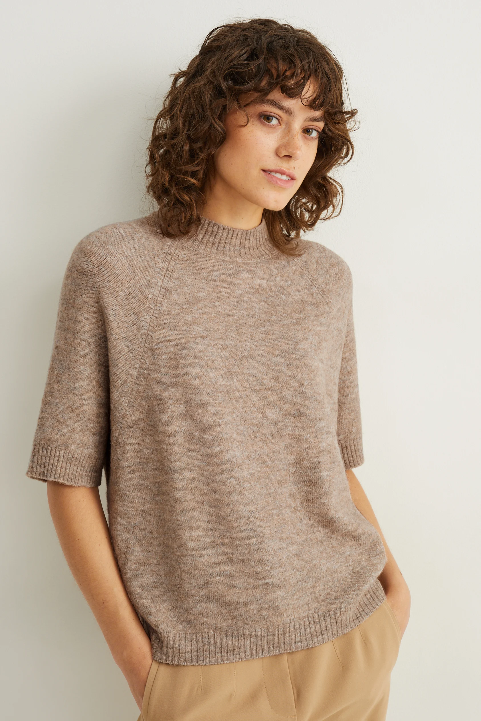 Knitted jumper - short sleeve