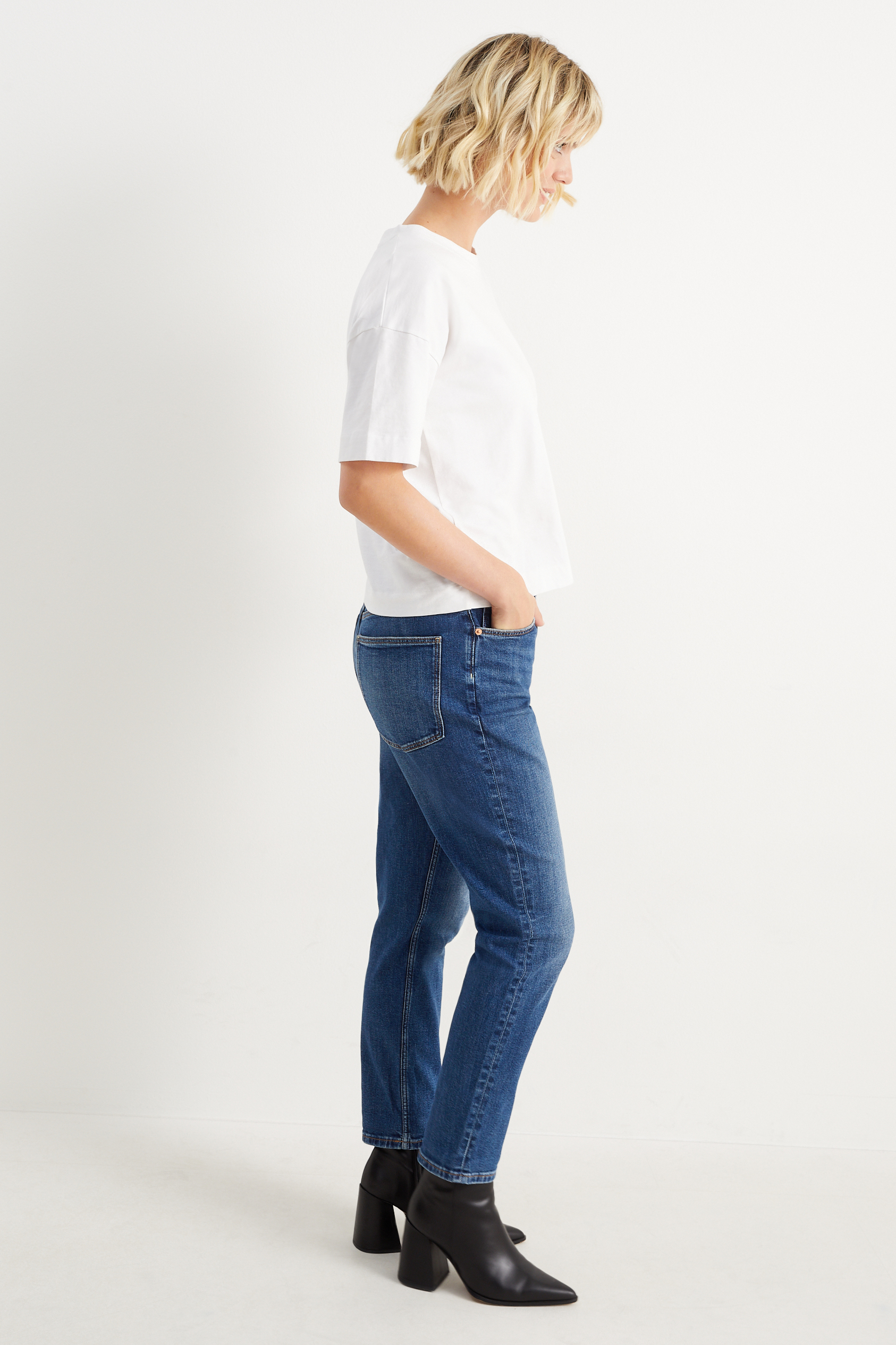 Boyfriend jeans - mid-rise waist - LYCRA?