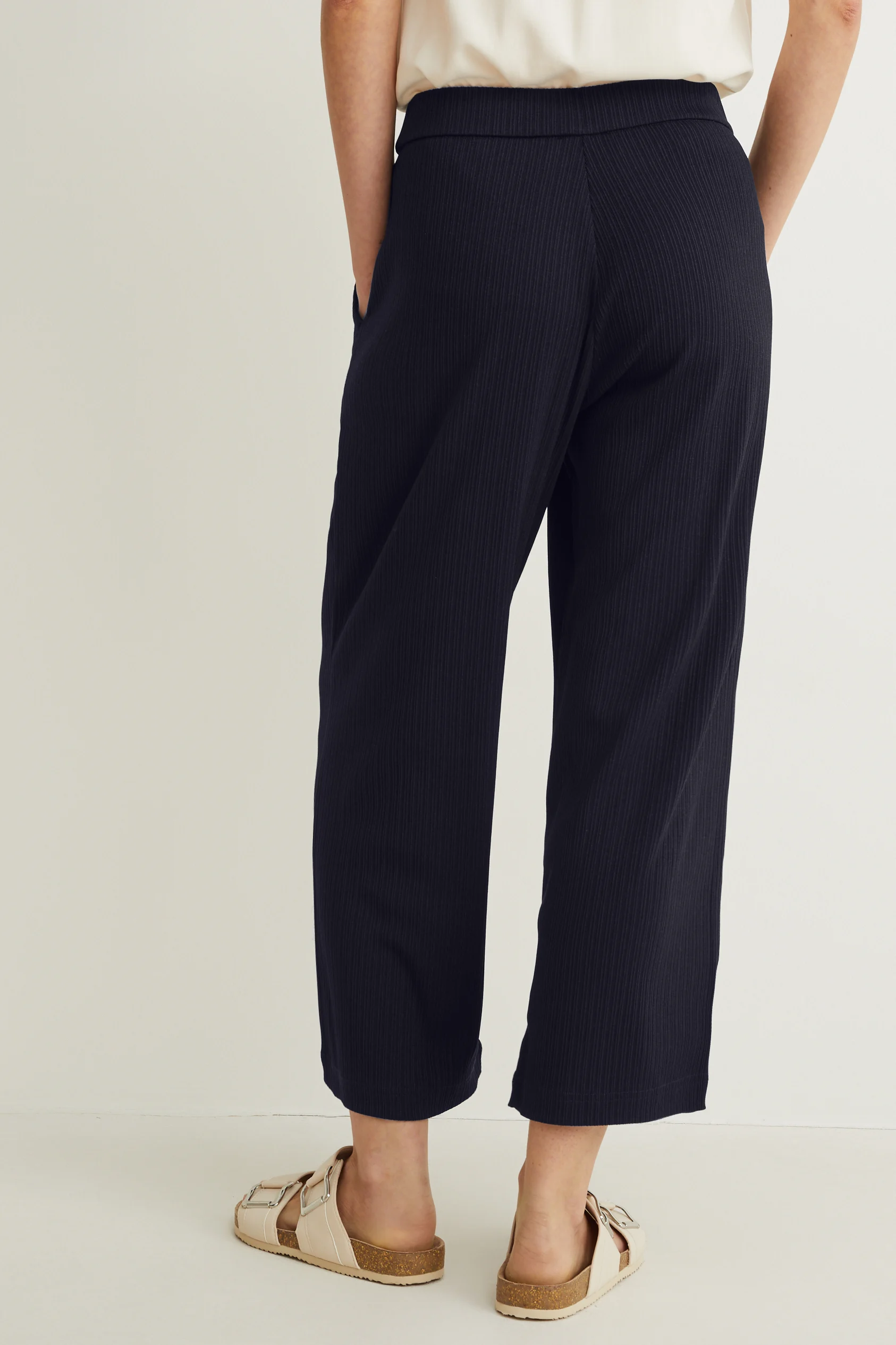 Culottes - mid-rise waist