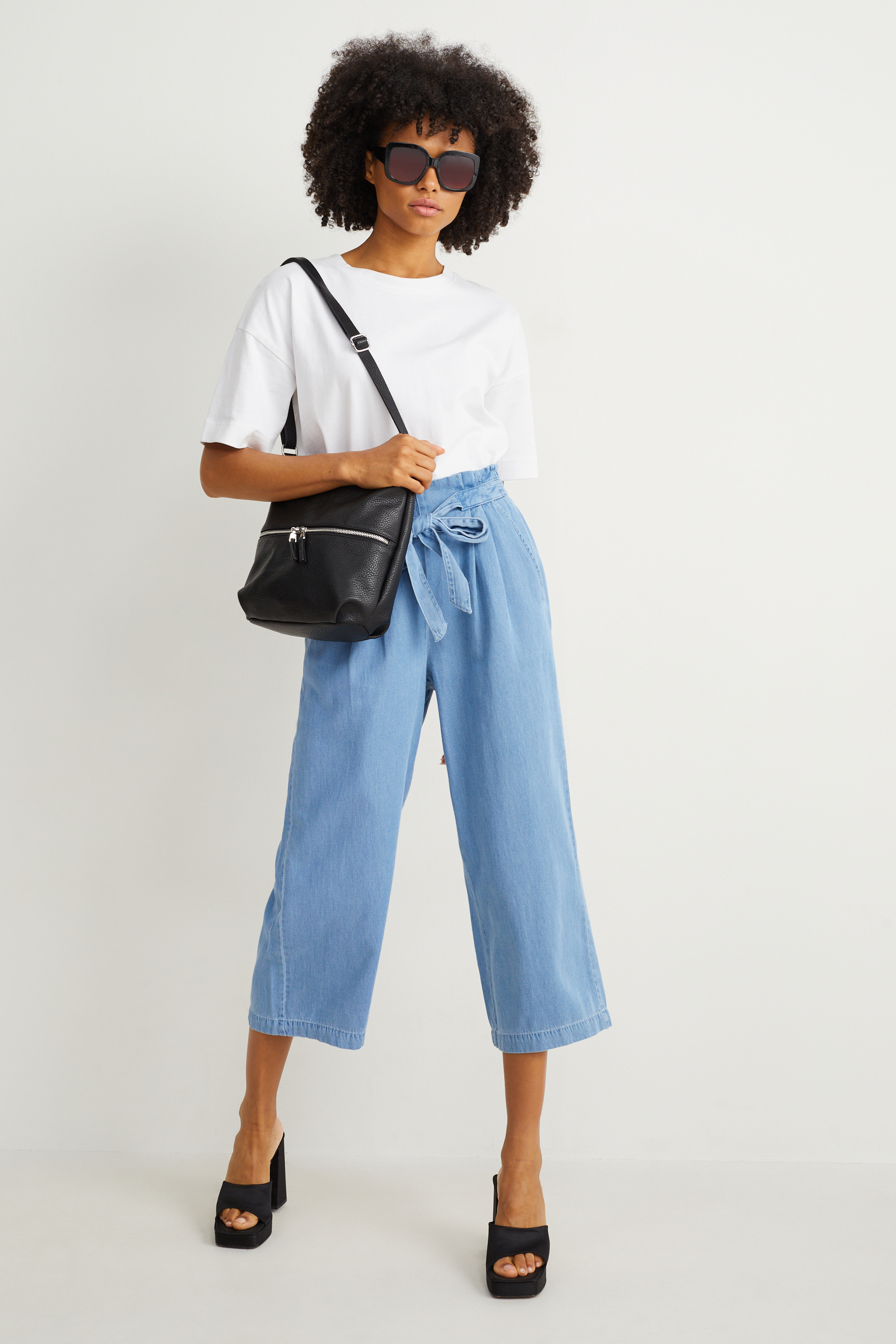 Cloth trousers - high waist - wide leg