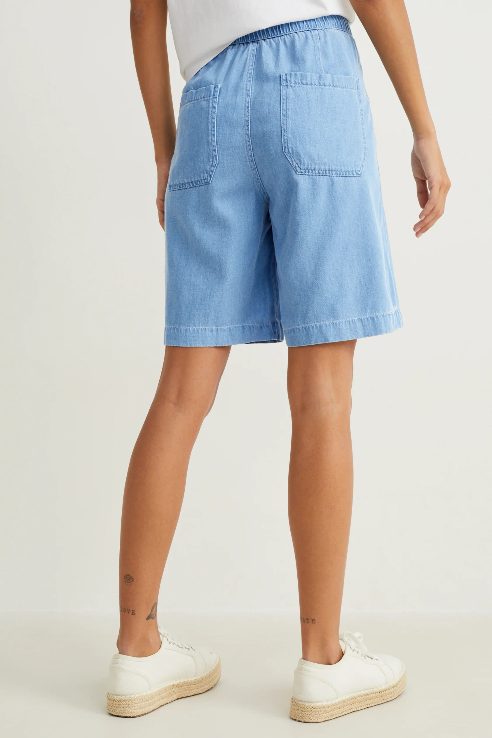 Bermuda shorts - high waist