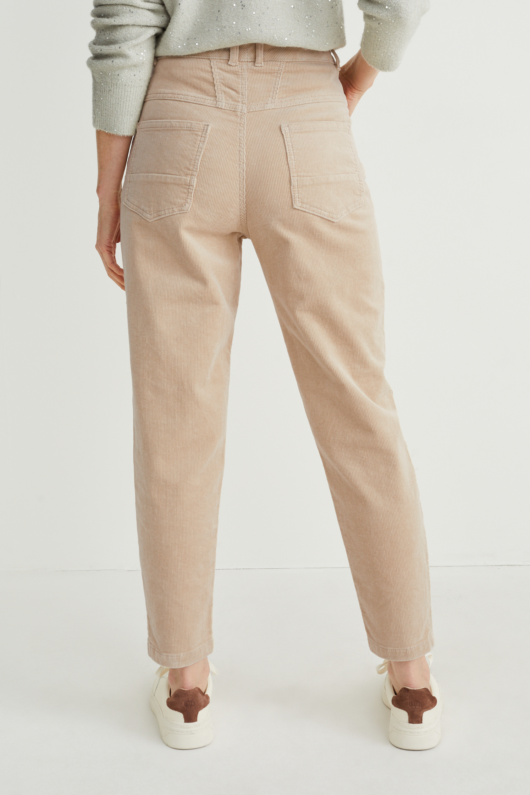 Corduroy trousers - mid-rise waist - tapered fit