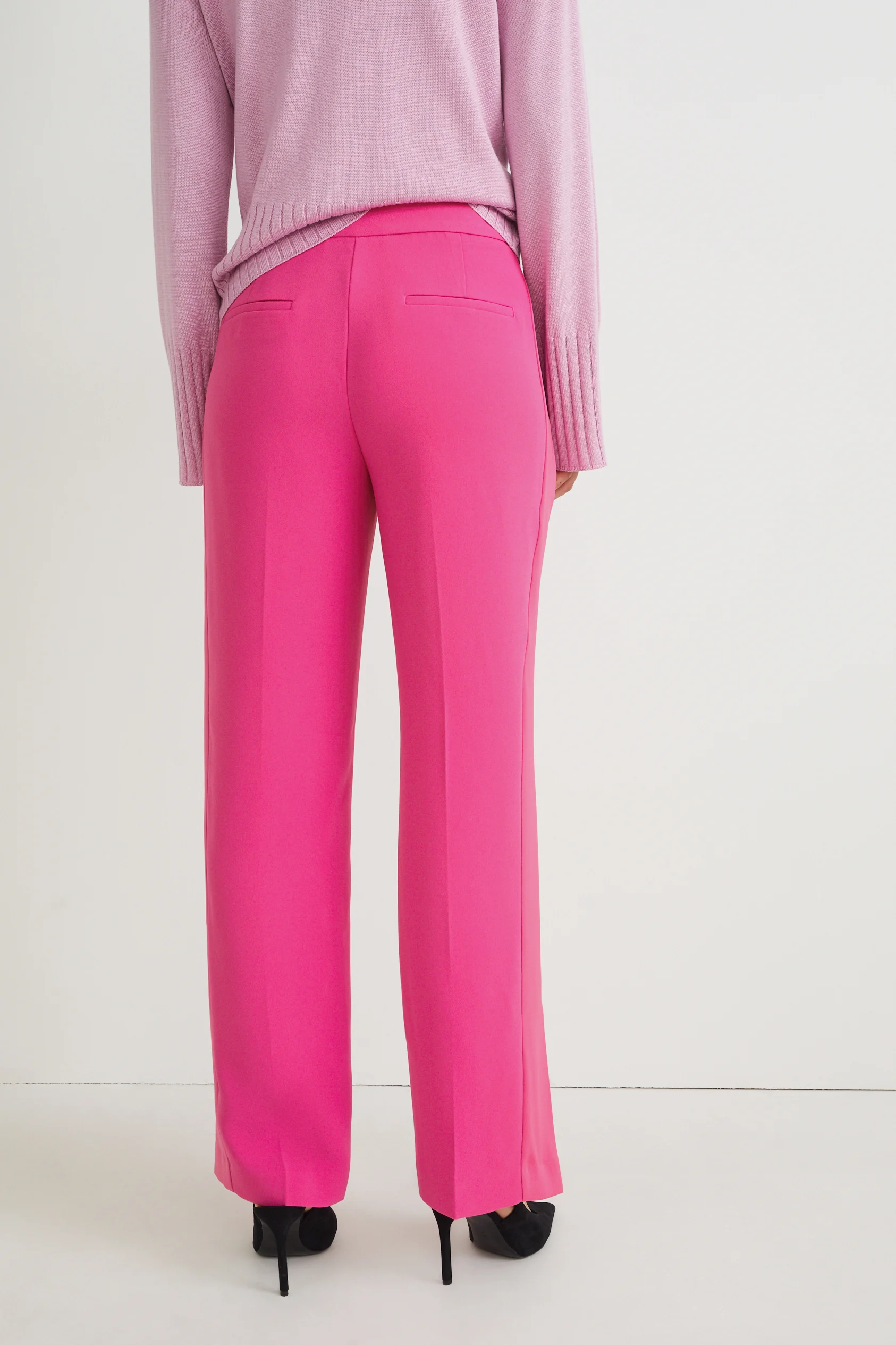 Trousers - high waist - straight fit