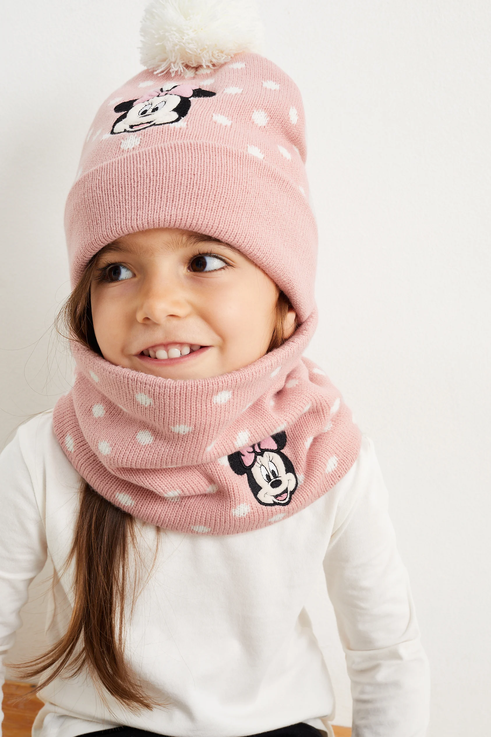 Minnie Mouse - set - hat and snood - 2 piece