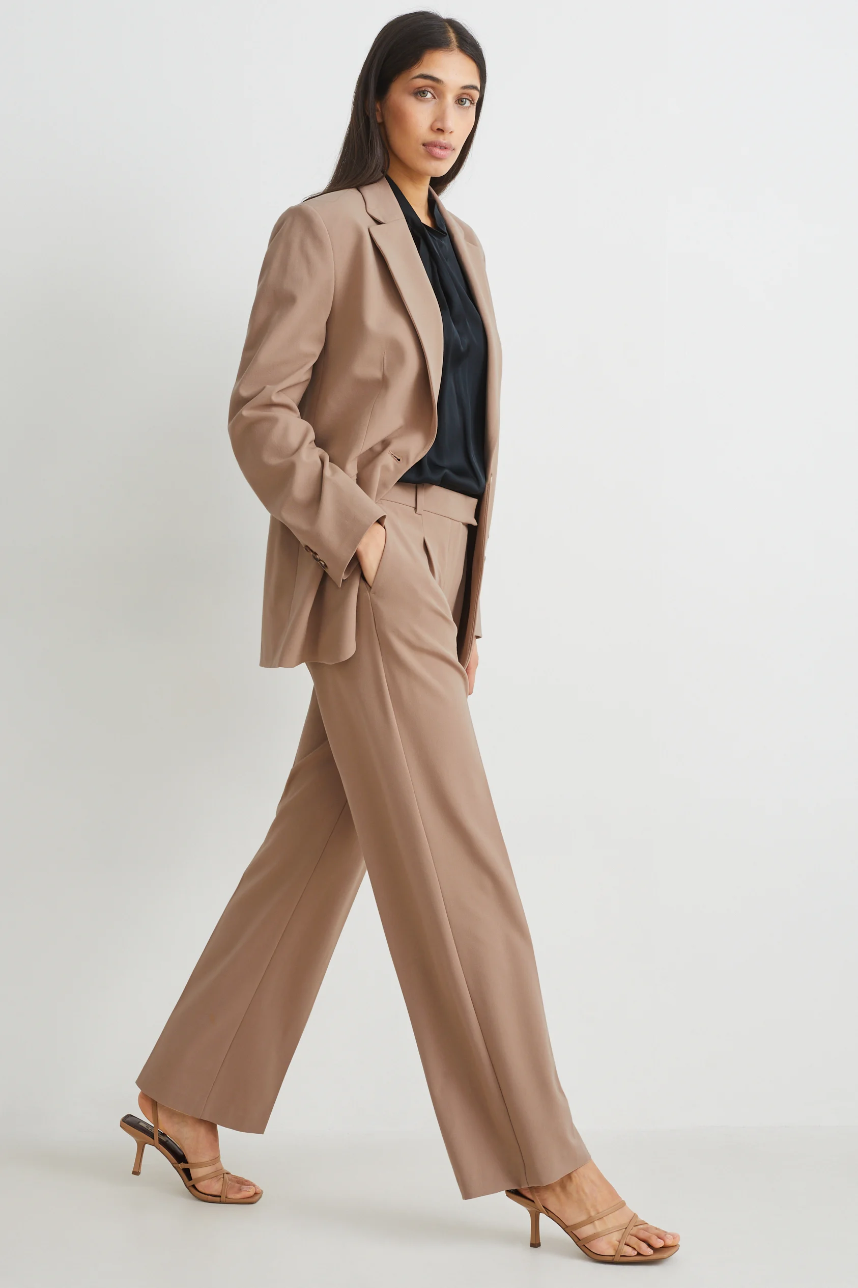 Cloth trousers - high waist - straight fit