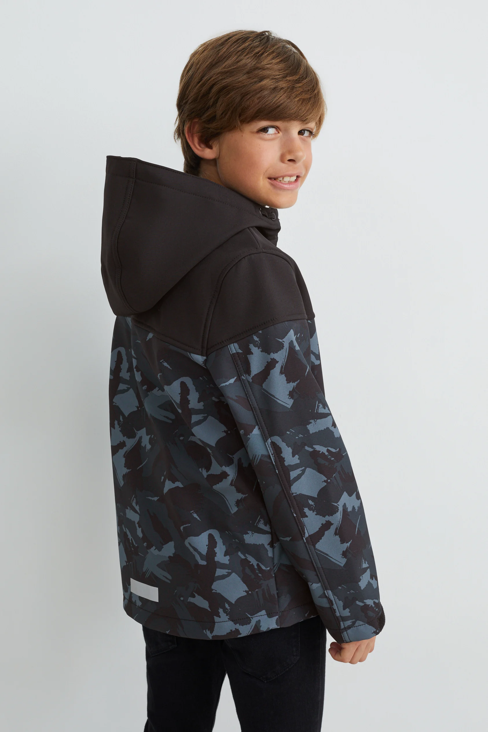 Softshell jacket with hood - patterned
