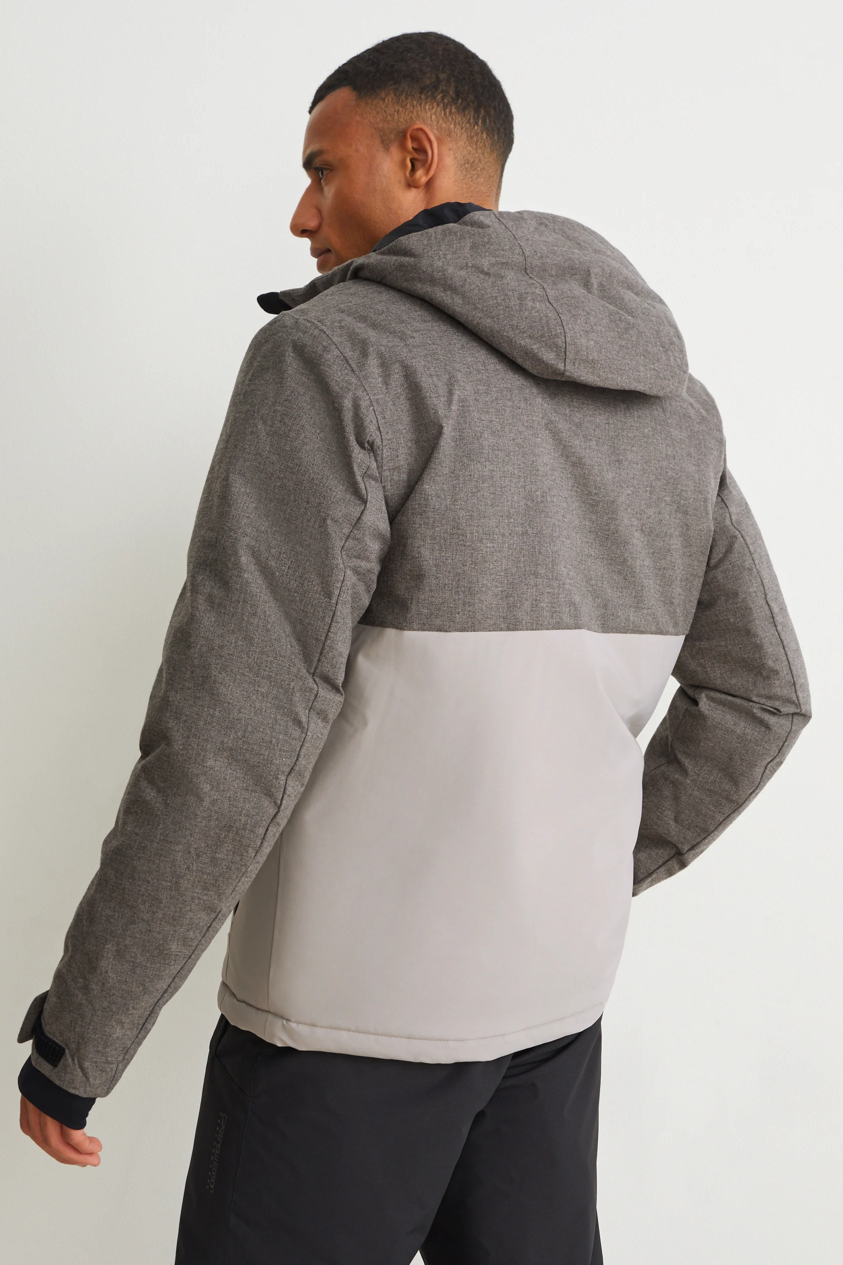 Ski jacket with hood