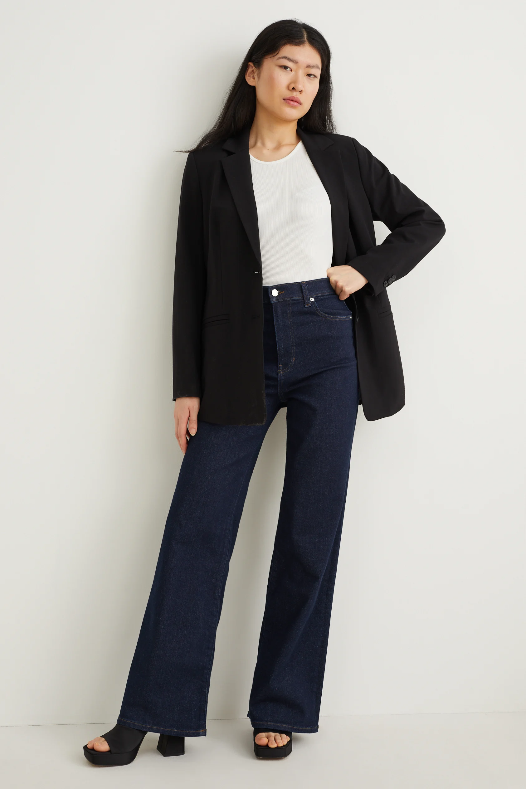 Wide leg jeans - high waist