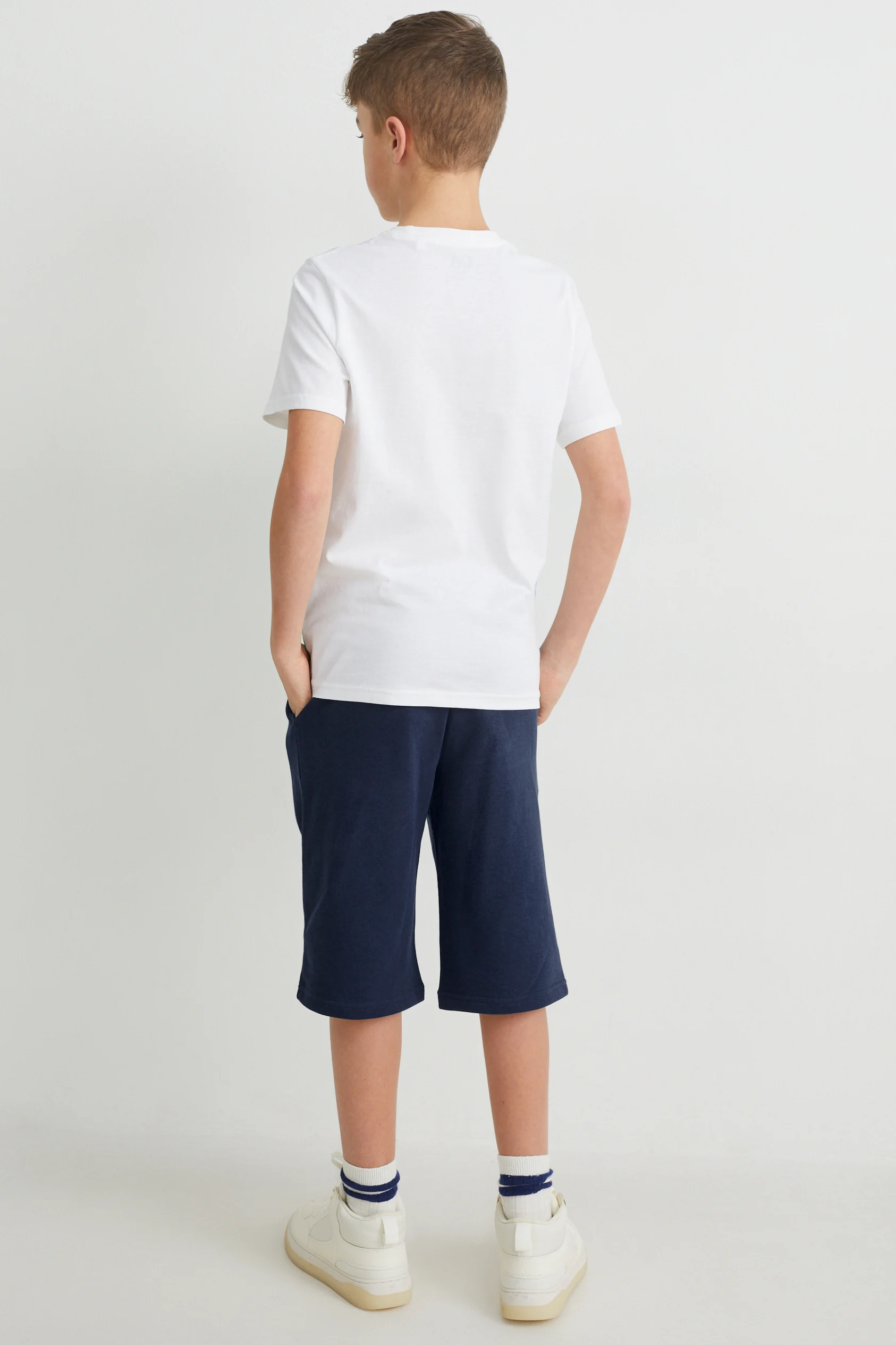 Set - short sleeve T-shirt and sweat shorts - 2 piece
