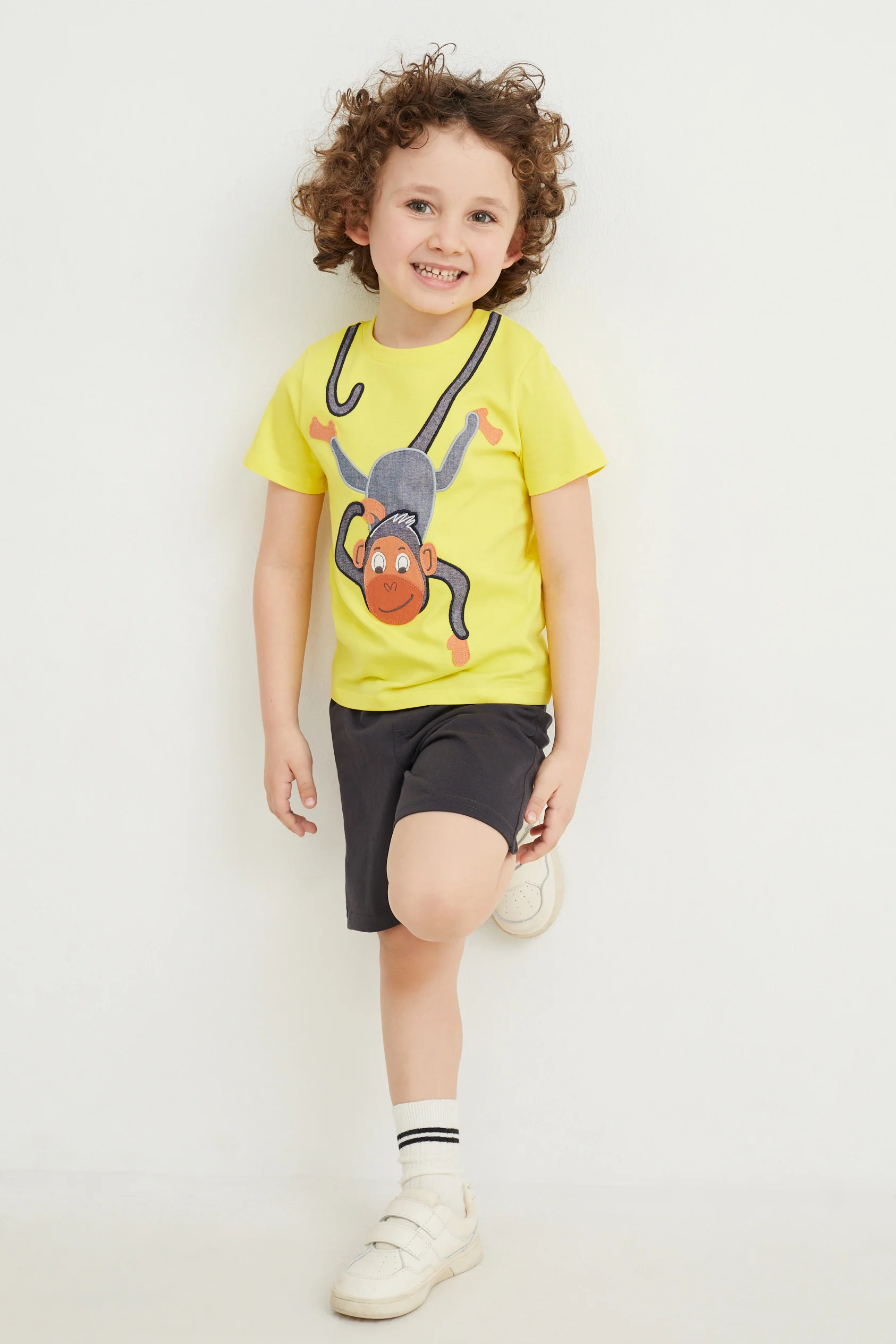 Set - short sleeve T-shirt and shorts - 2 piece