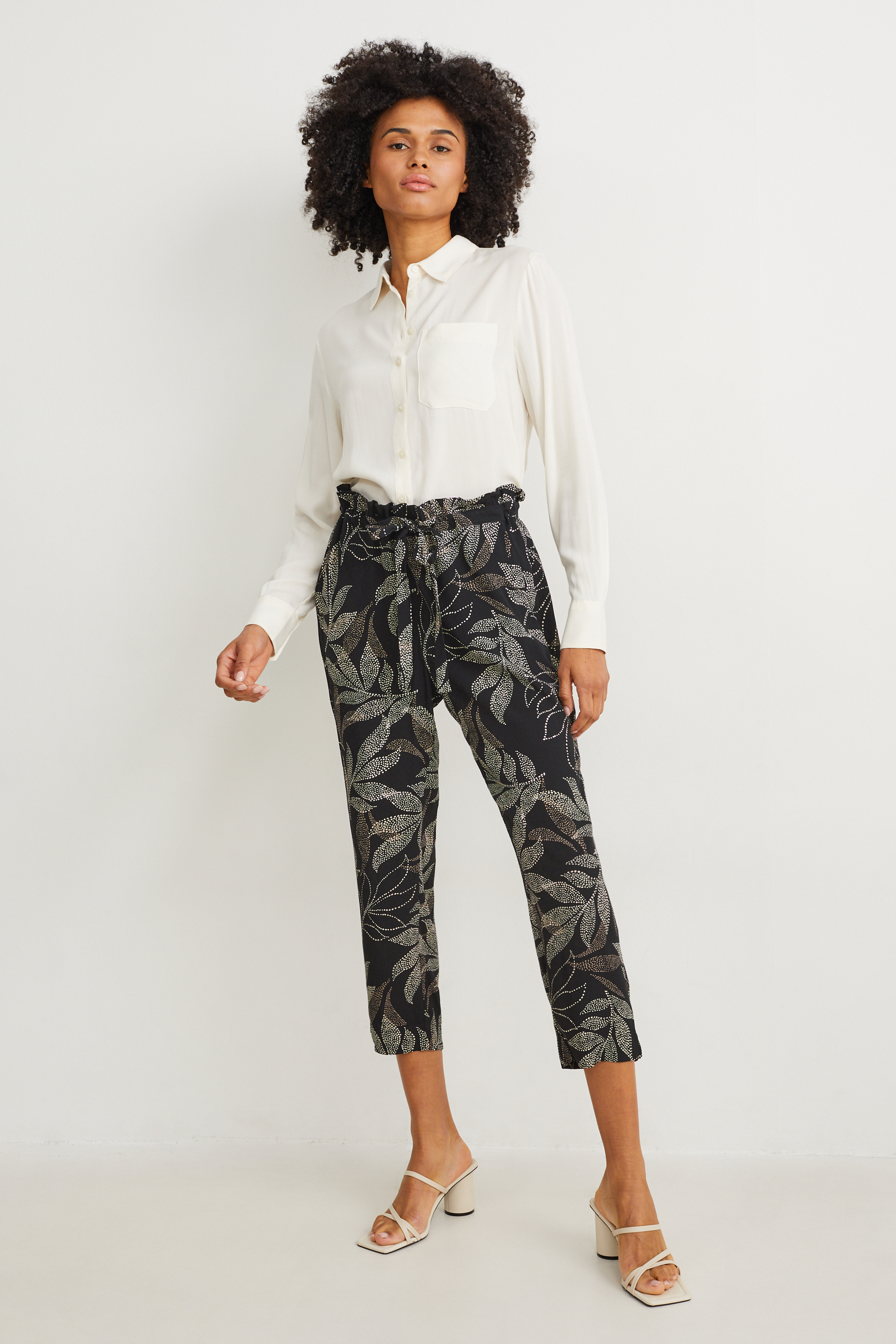 Cloth trousers - high waist - tapered fit