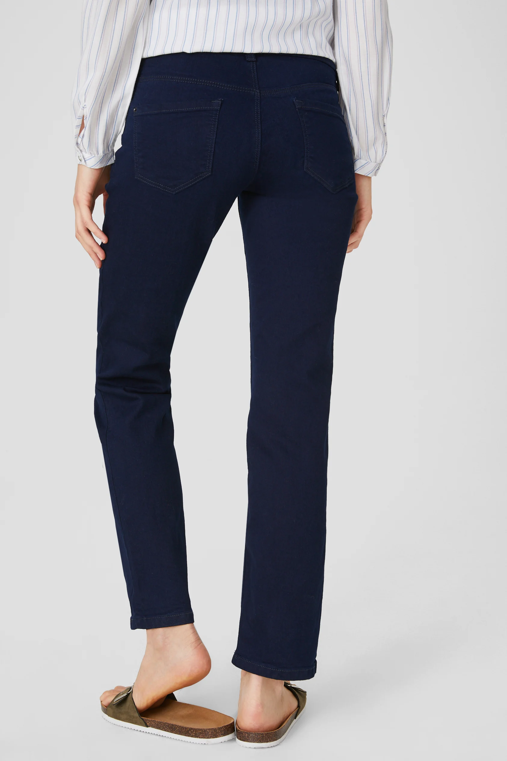 Maternity jeans- straight jeans