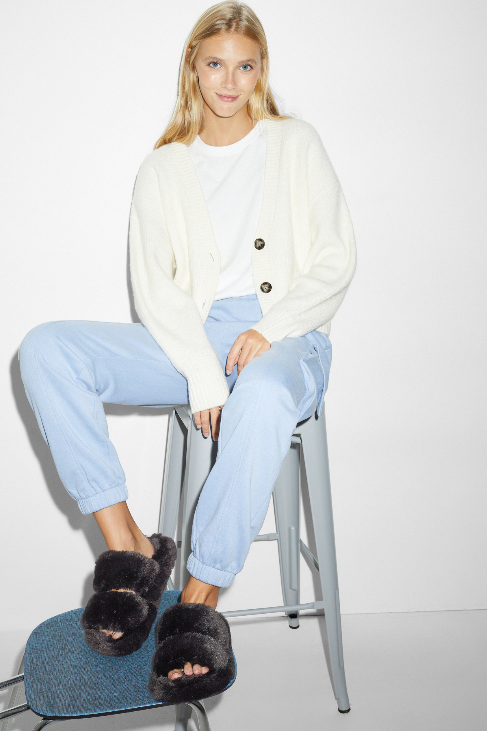 CLOCKHOUSE - faux fur slippers