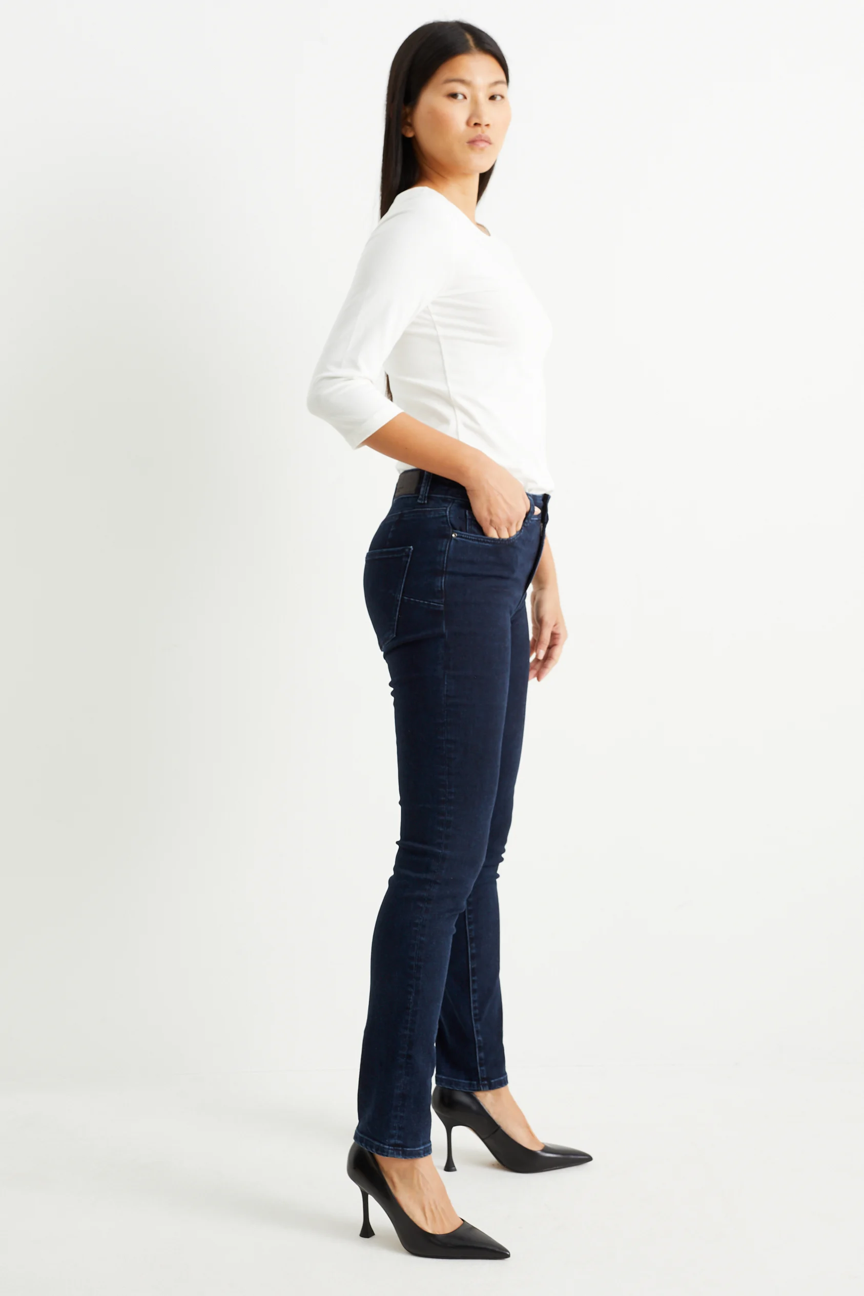 Slim jeans - mid-rise waist - shaping jeans - LYCRA?