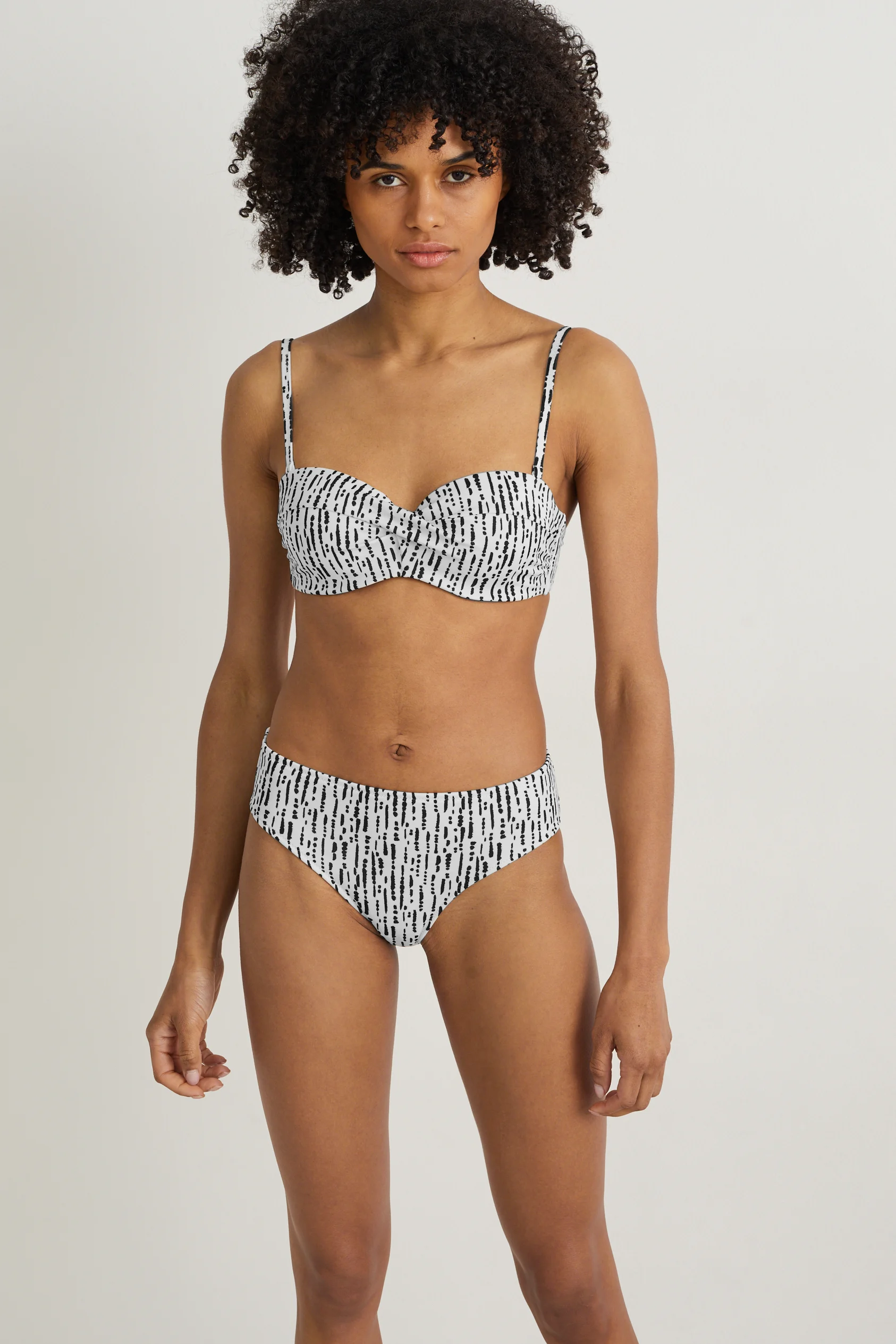 Bikini bottoms - mid waist - LYCRA? XTRA LIFE?