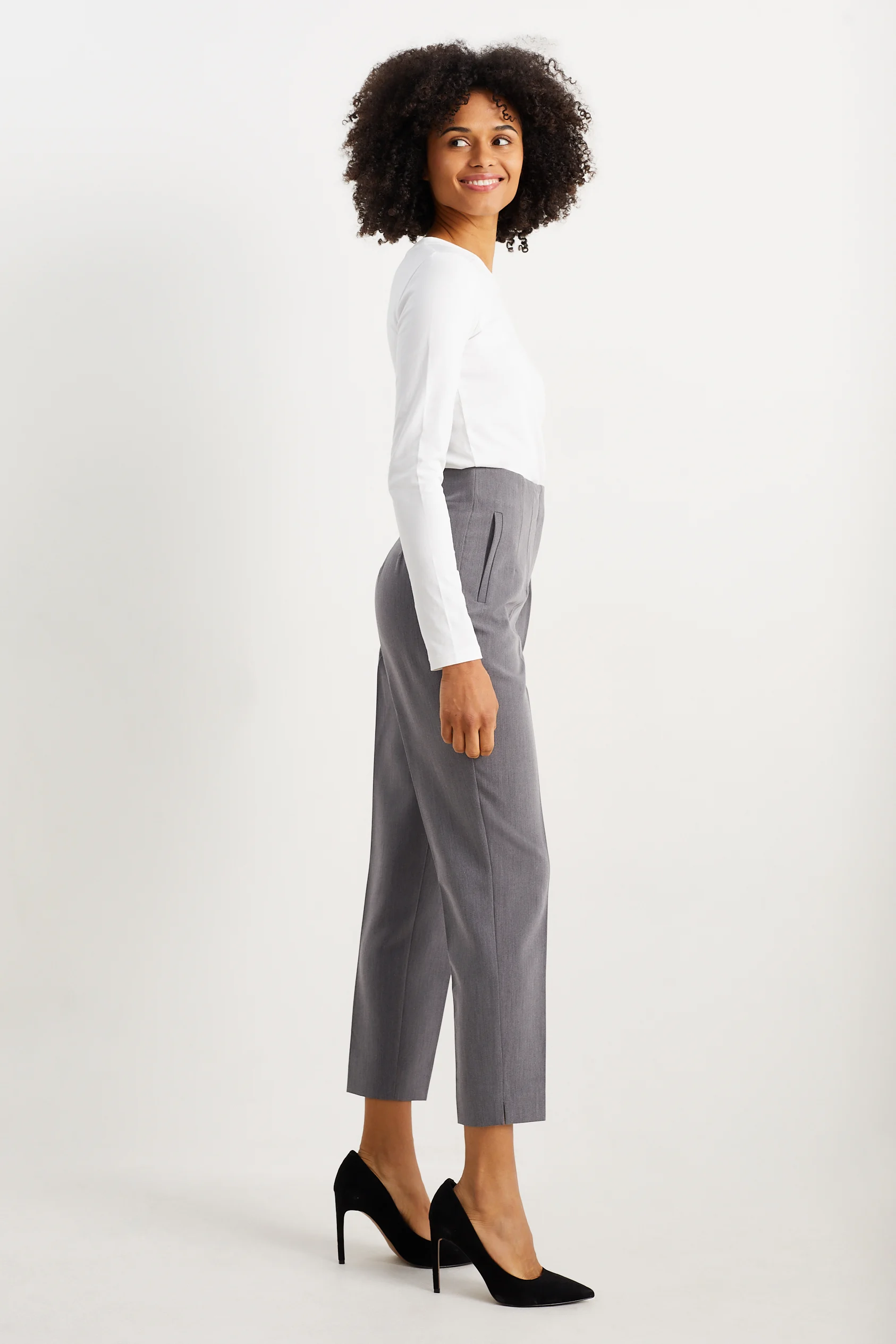 Trousers - high waist - tapered fit