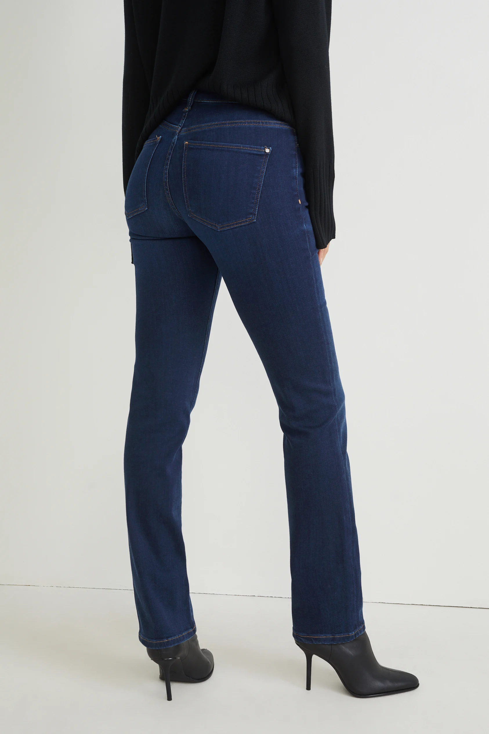 Straight jeans - mid-rise waist - LYCRA?